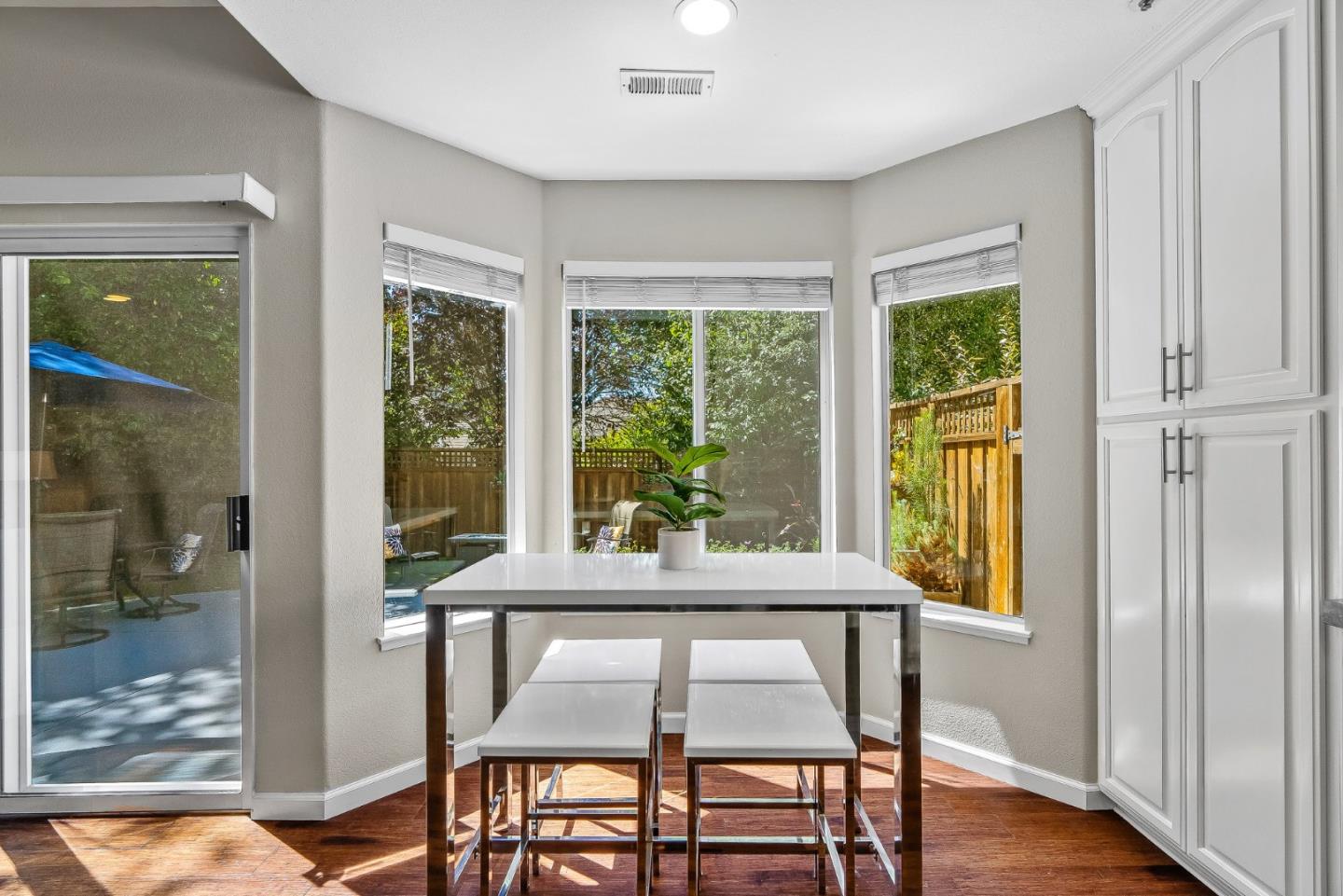 Detail Gallery Image 12 of 41 For 308 Sidesaddle Cir, Scotts Valley,  CA 95066 - 3 Beds | 2/1 Baths