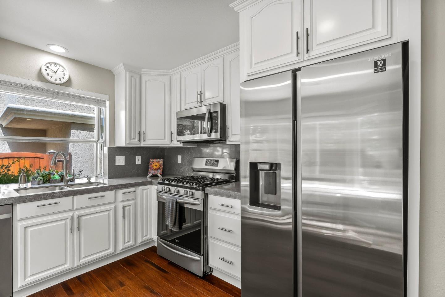 Detail Gallery Image 13 of 41 For 308 Sidesaddle Cir, Scotts Valley,  CA 95066 - 3 Beds | 2/1 Baths