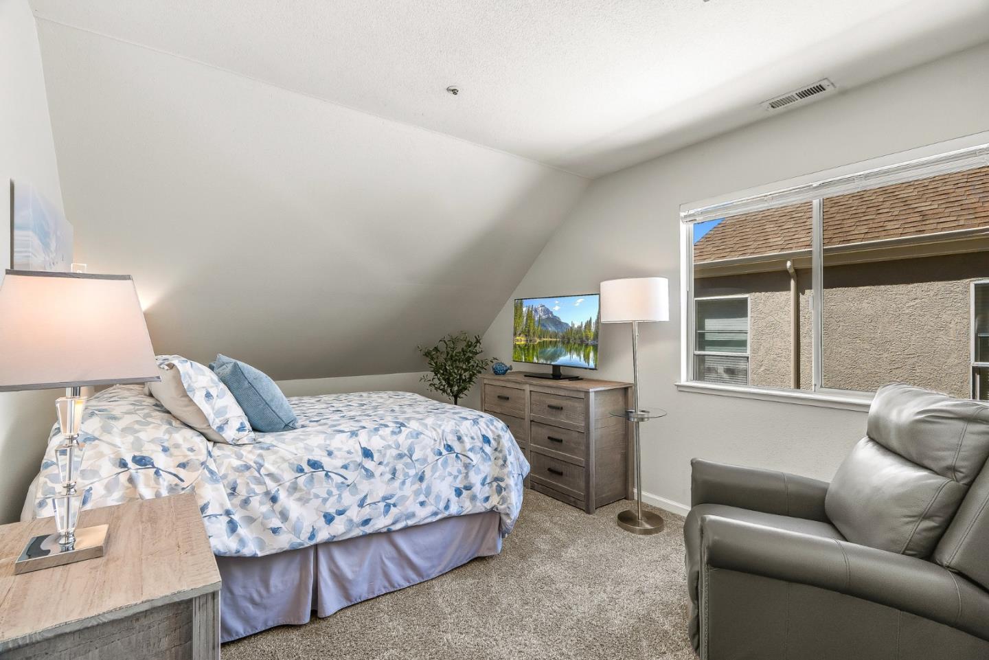 Detail Gallery Image 19 of 41 For 308 Sidesaddle Cir, Scotts Valley,  CA 95066 - 3 Beds | 2/1 Baths