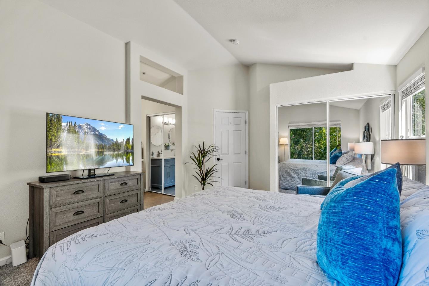 Detail Gallery Image 26 of 41 For 308 Sidesaddle Cir, Scotts Valley,  CA 95066 - 3 Beds | 2/1 Baths