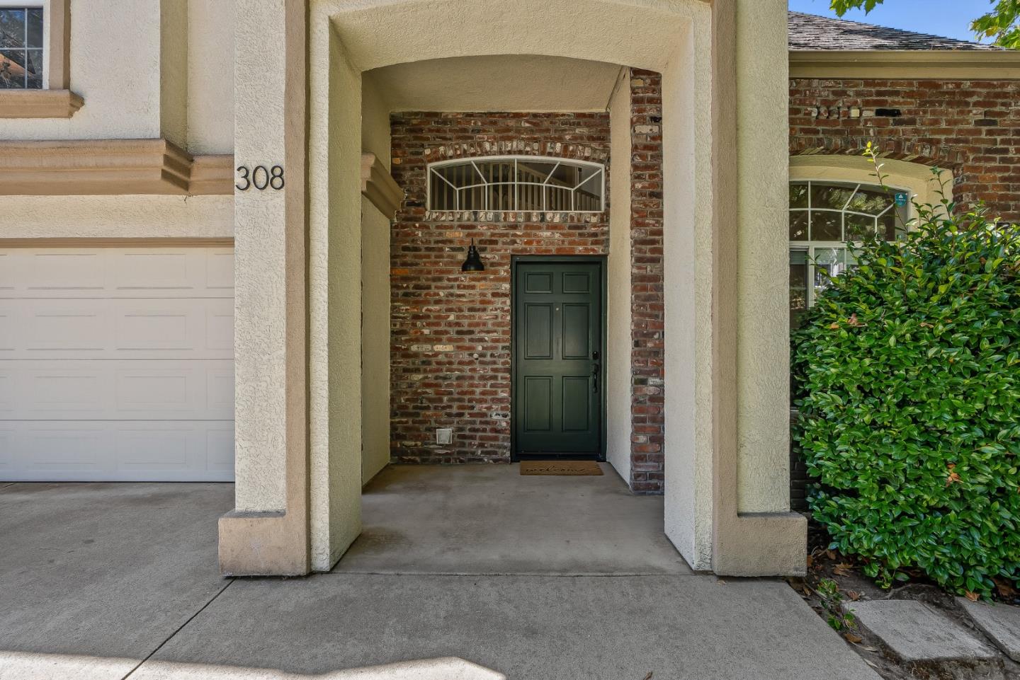 Detail Gallery Image 4 of 41 For 308 Sidesaddle Cir, Scotts Valley,  CA 95066 - 3 Beds | 2/1 Baths