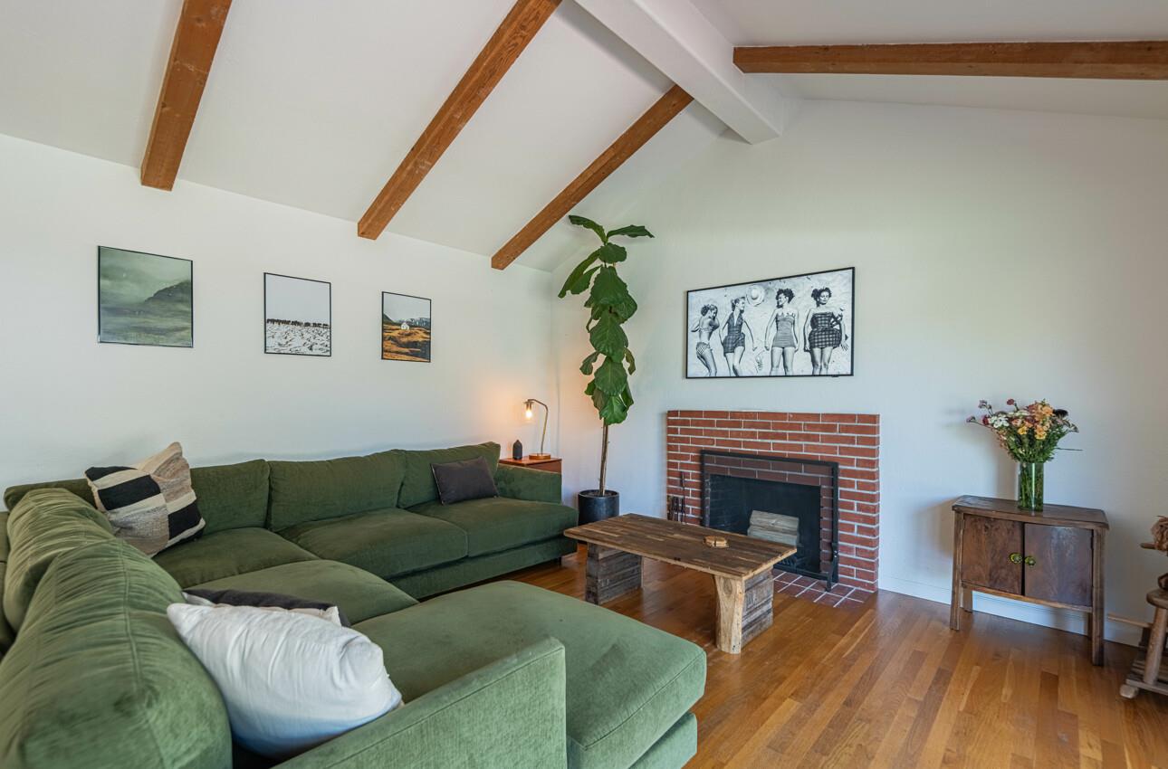 Detail Gallery Image 10 of 30 For 22585 Toreador Dr, Salinas,  CA 93908 - 3 Beds | 2 Baths