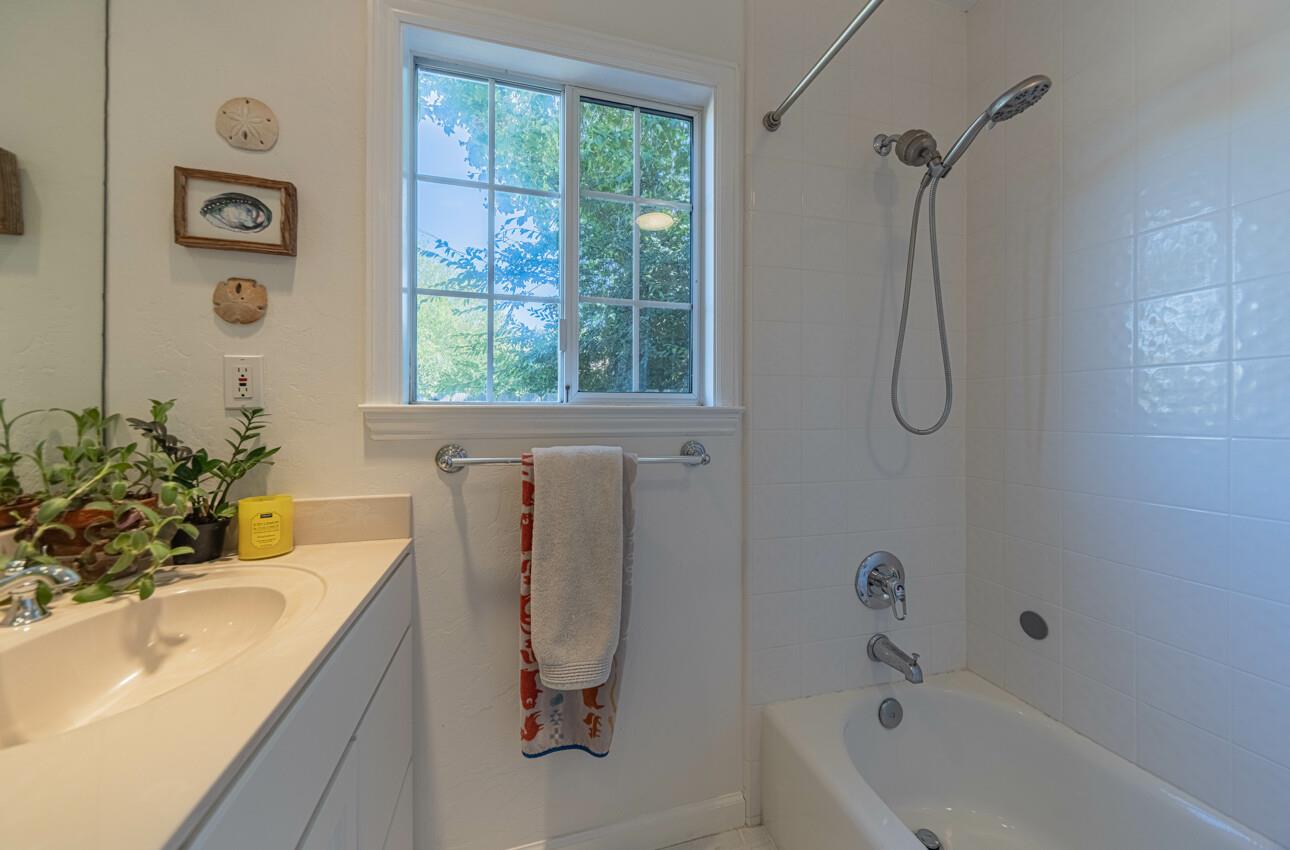 Detail Gallery Image 27 of 30 For 22585 Toreador Dr, Salinas,  CA 93908 - 3 Beds | 2 Baths