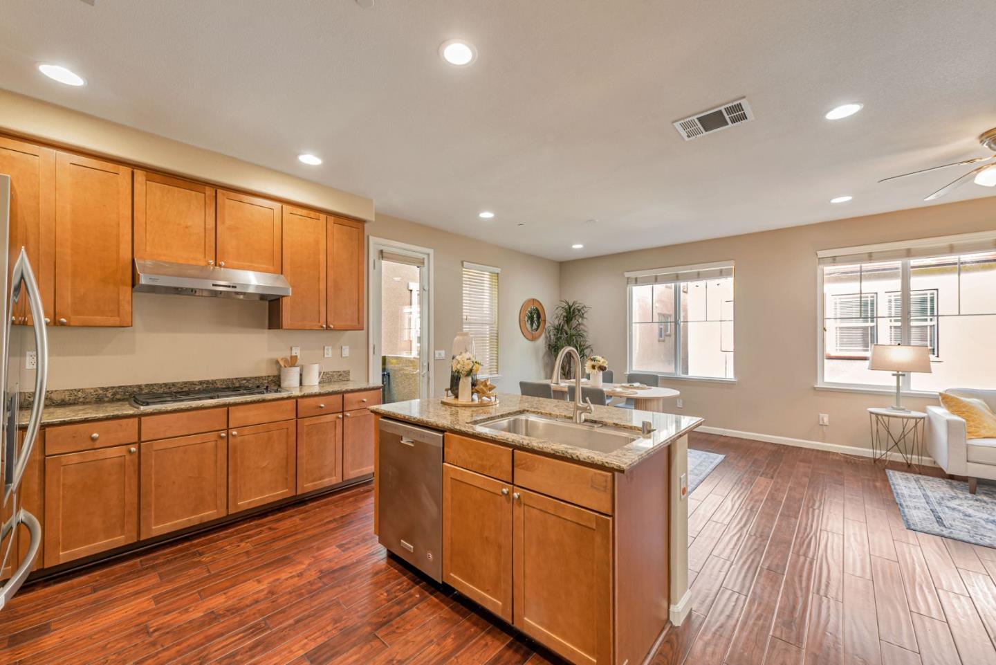 Detail Gallery Image 12 of 40 For 514 Bristle Grass Ter, Fremont,  CA 94539 - 3 Beds | 2/1 Baths