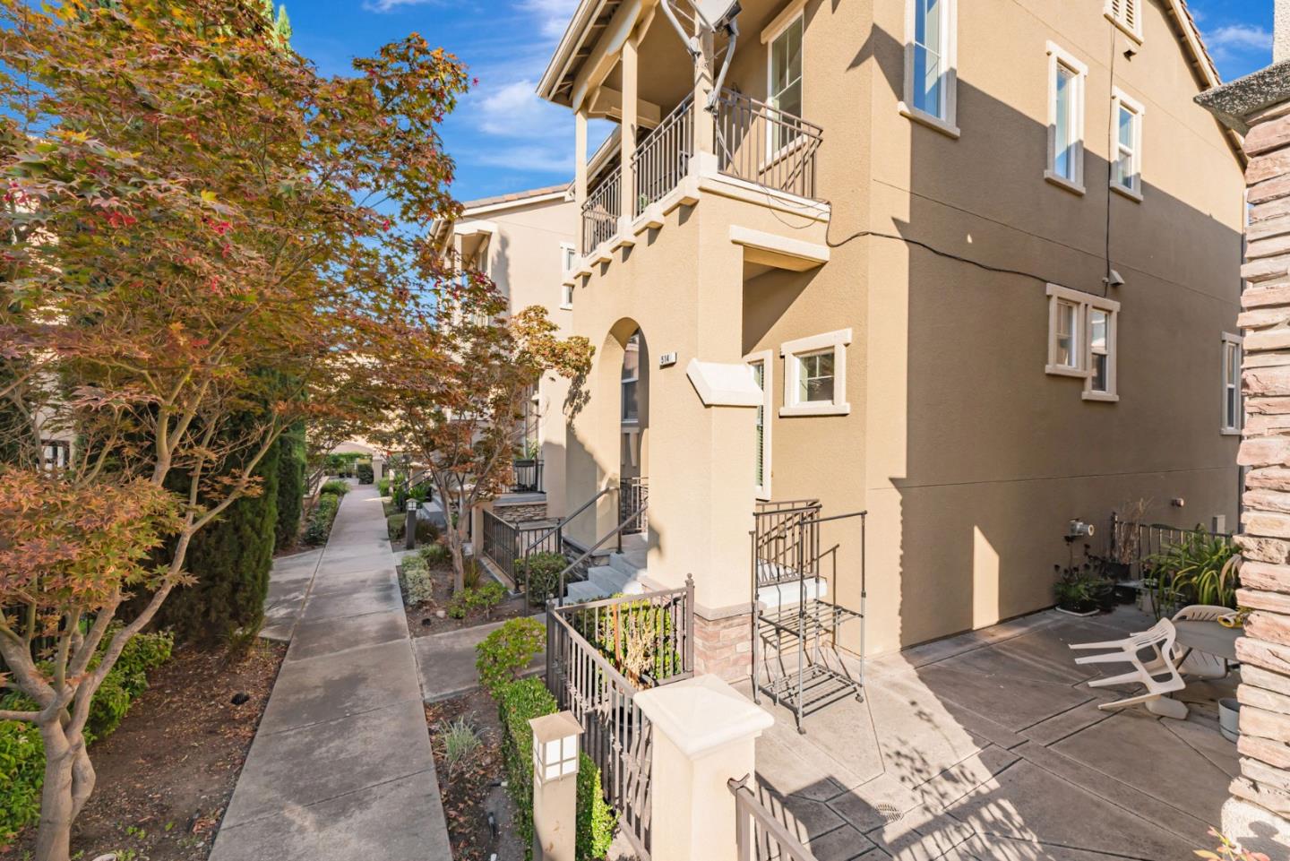 Detail Gallery Image 2 of 40 For 514 Bristle Grass Ter, Fremont,  CA 94539 - 3 Beds | 2/1 Baths