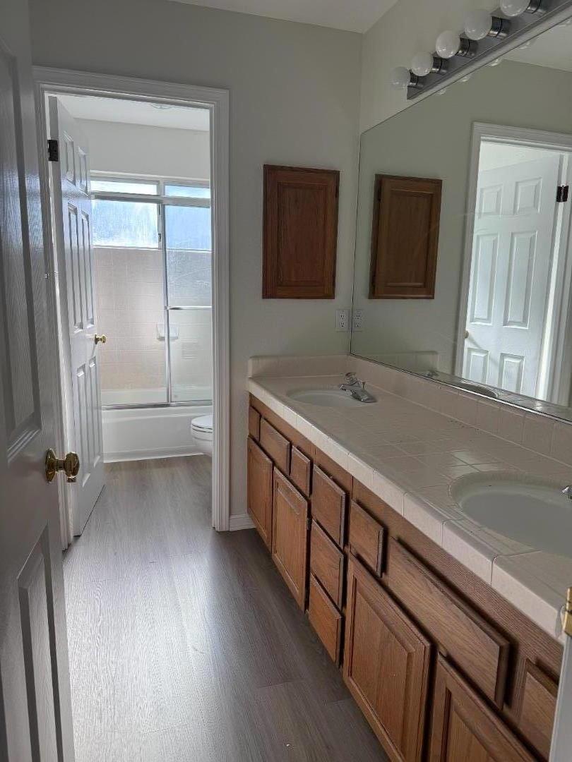 Detail Gallery Image 11 of 16 For 341 Clifton Ave, San Carlos,  CA 94070 - 3 Beds | 2/1 Baths
