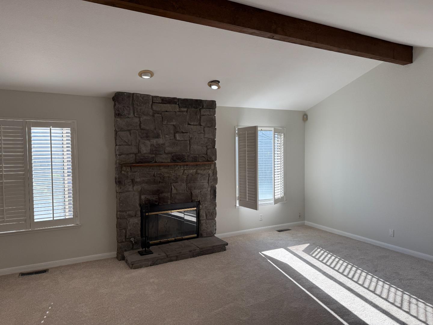Detail Gallery Image 3 of 16 For 341 Clifton Ave, San Carlos,  CA 94070 - 3 Beds | 2/1 Baths