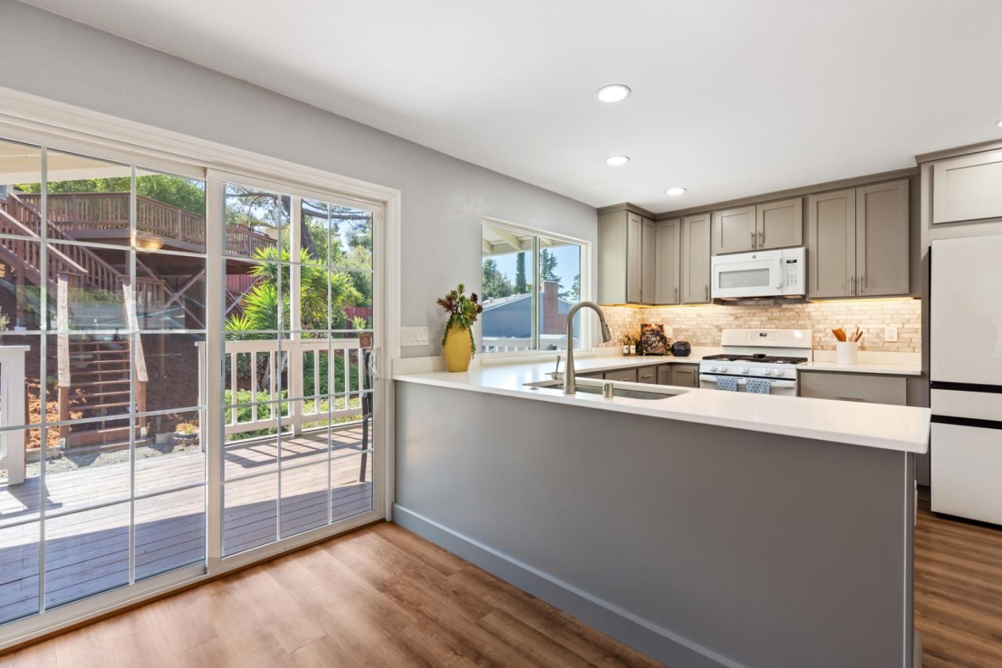 Detail Gallery Image 13 of 48 For 435 Monaco Ave, Union City,  CA 94587 - 4 Beds | 2/1 Baths
