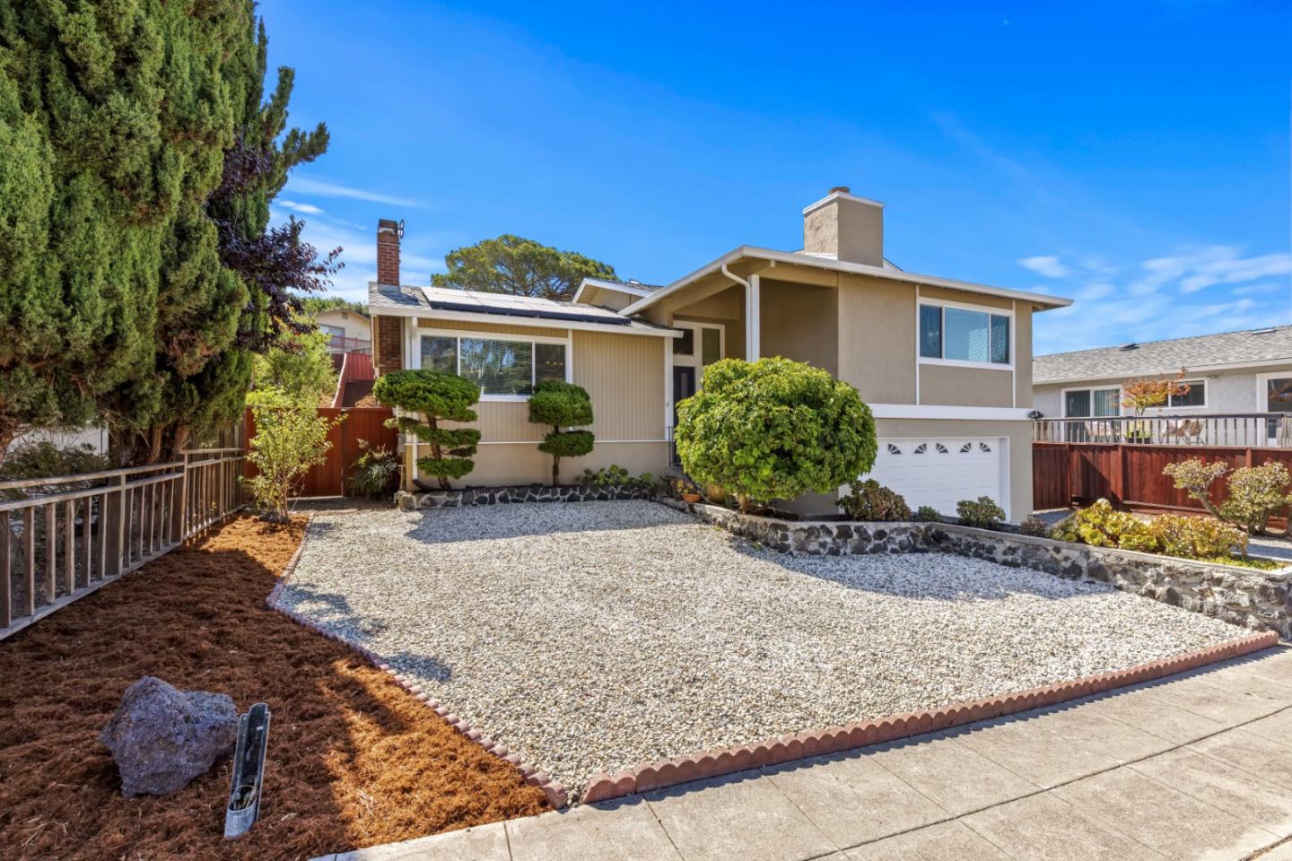 Detail Gallery Image 2 of 48 For 435 Monaco Ave, Union City,  CA 94587 - 4 Beds | 2/1 Baths