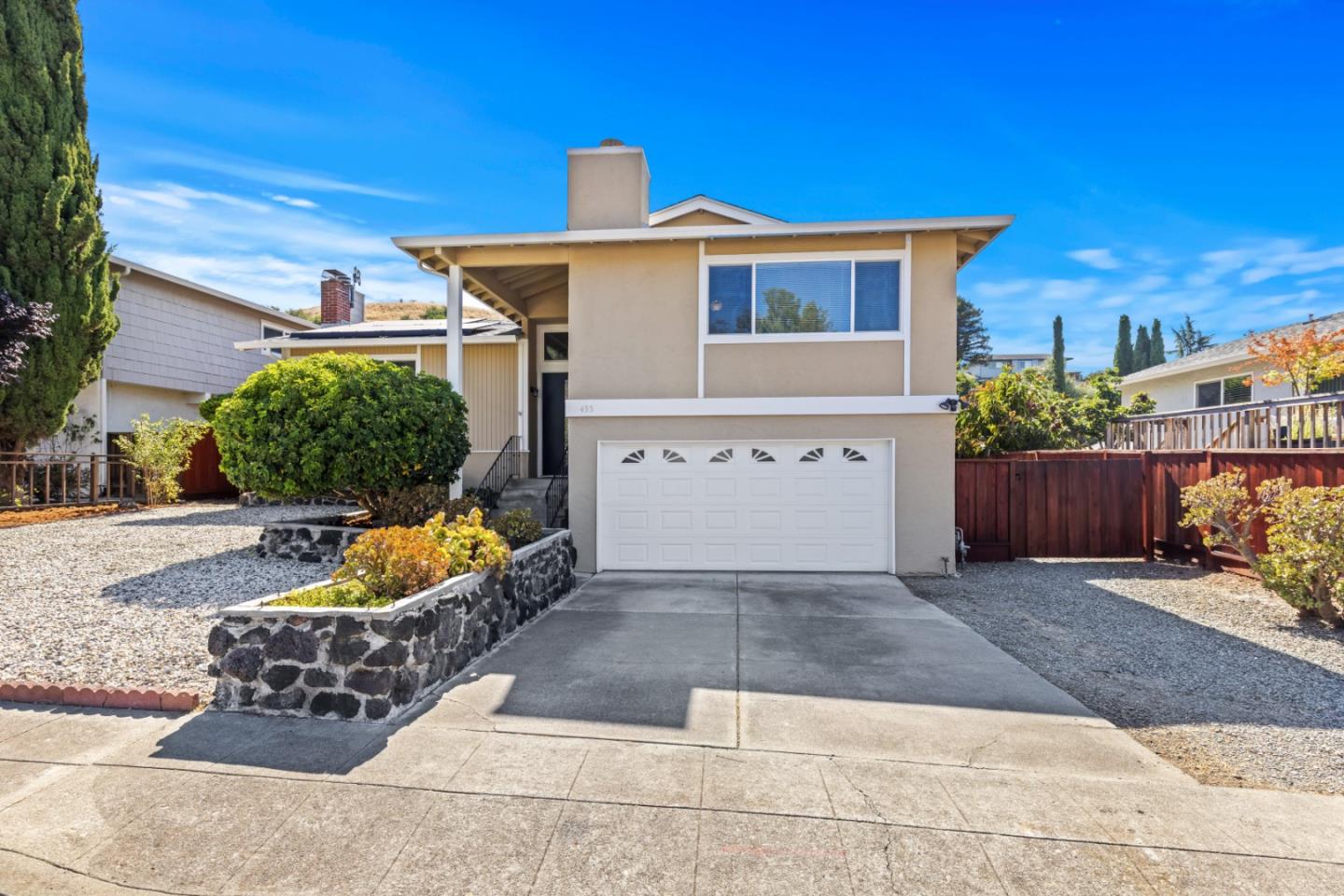 Detail Gallery Image 3 of 48 For 435 Monaco Ave, Union City,  CA 94587 - 4 Beds | 2/1 Baths