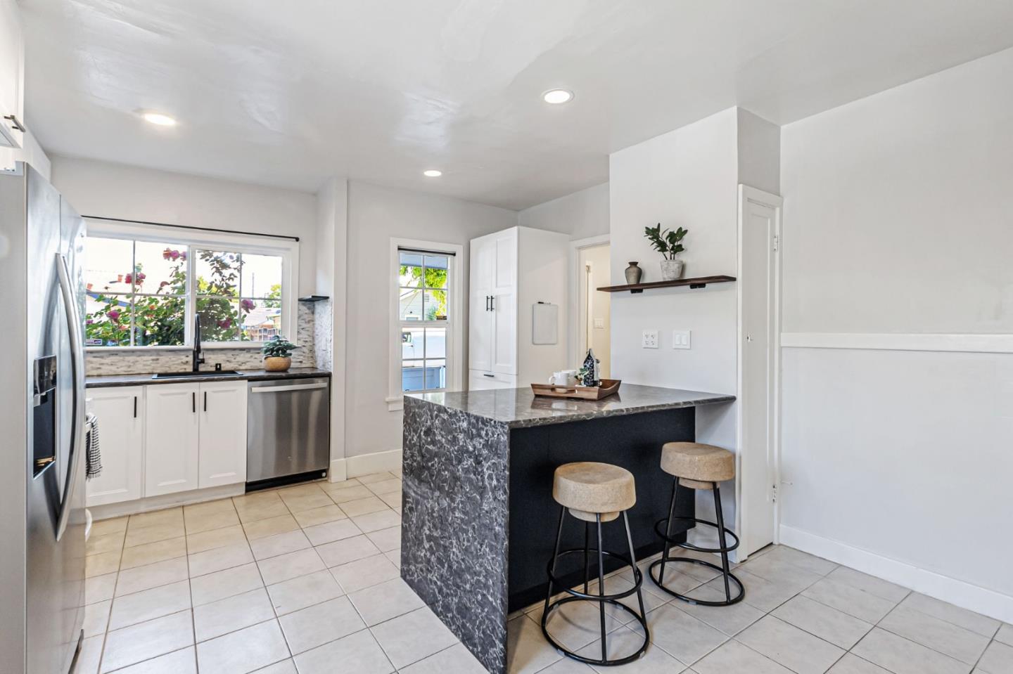 Detail Gallery Image 15 of 55 For 2473 Olive Ave, San Jose,  CA 95128 - 2 Beds | 1 Baths
