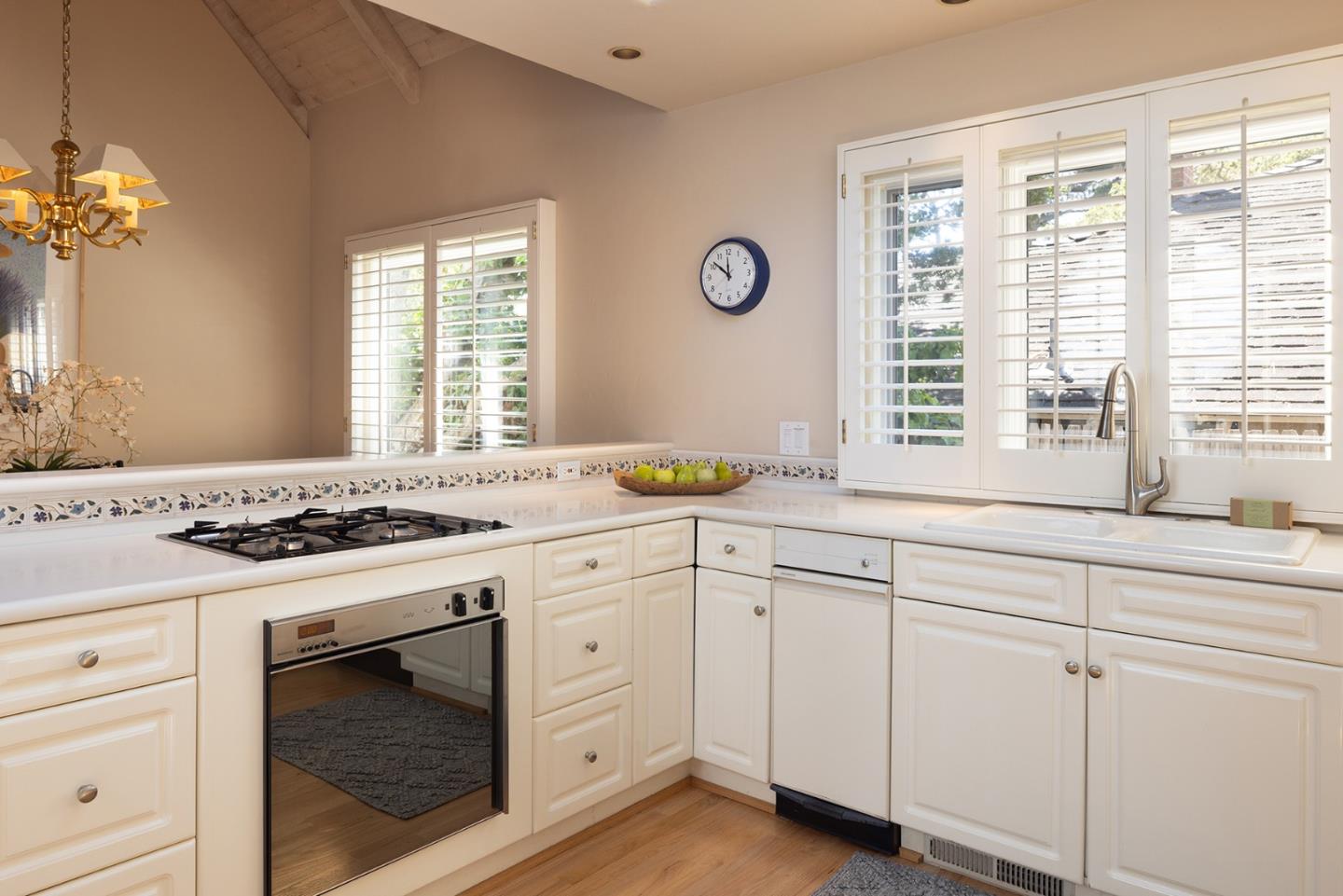 Detail Gallery Image 7 of 17 For 0 Dolores 3 Ne of 10th Ave, Carmel,  CA 93921 - 2 Beds | 2 Baths