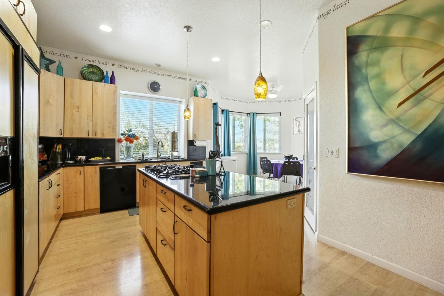 Detail Gallery Image 10 of 33 For 3100 Stonehurst Ct, El Dorado Hills,  CA 95762 - 3 Beds | 2/1 Baths