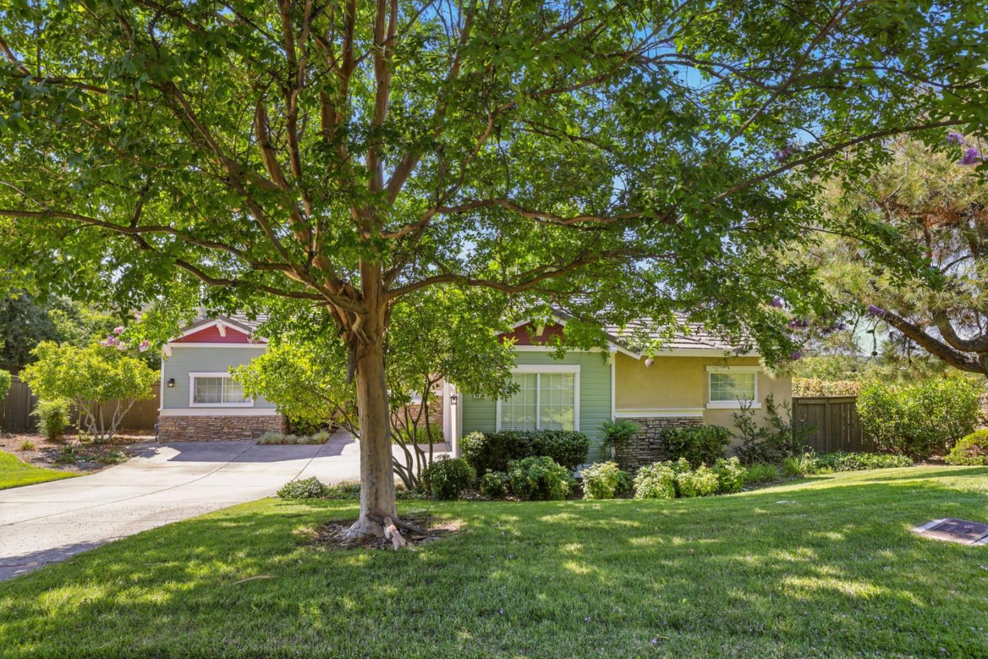 Detail Gallery Image 2 of 33 For 3100 Stonehurst Ct, El Dorado Hills,  CA 95762 - 3 Beds | 2/1 Baths