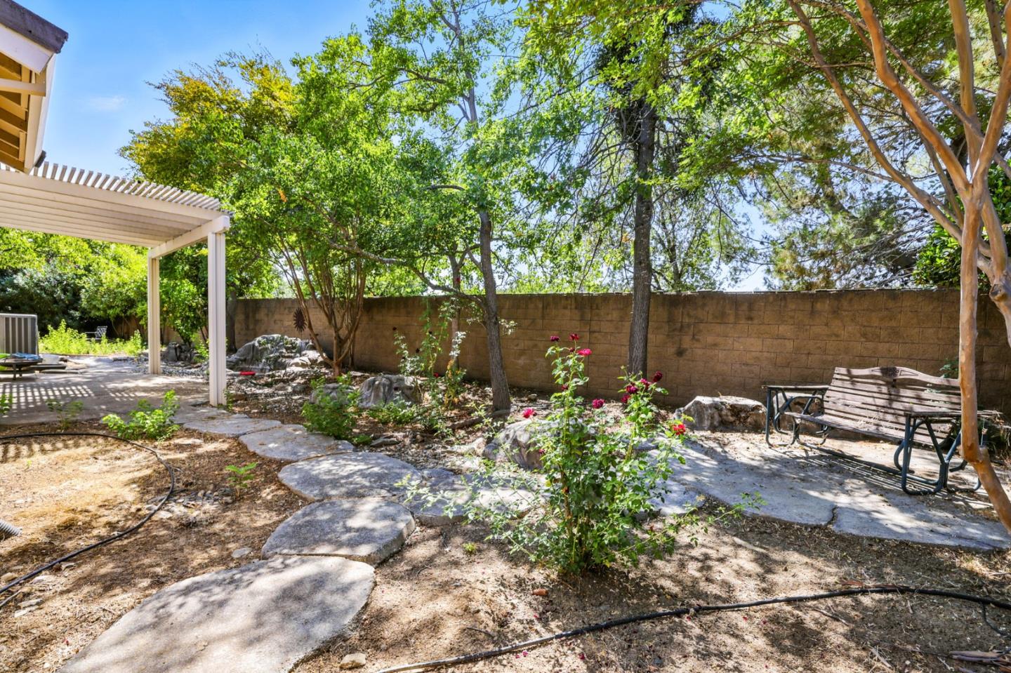 Detail Gallery Image 25 of 33 For 3100 Stonehurst Ct, El Dorado Hills,  CA 95762 - 3 Beds | 2/1 Baths