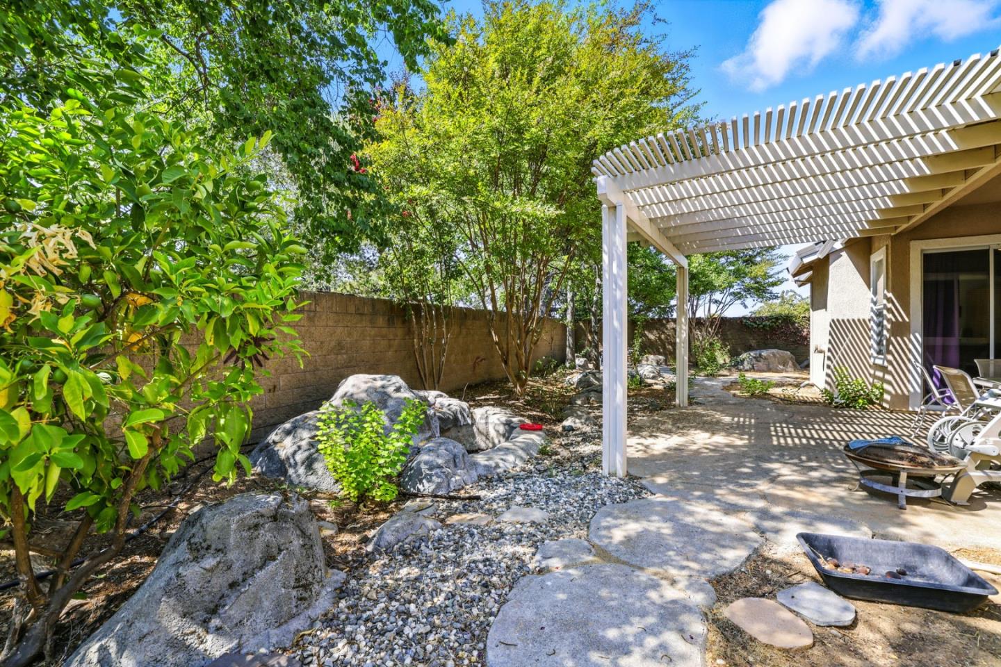 Detail Gallery Image 28 of 33 For 3100 Stonehurst Ct, El Dorado Hills,  CA 95762 - 3 Beds | 2/1 Baths