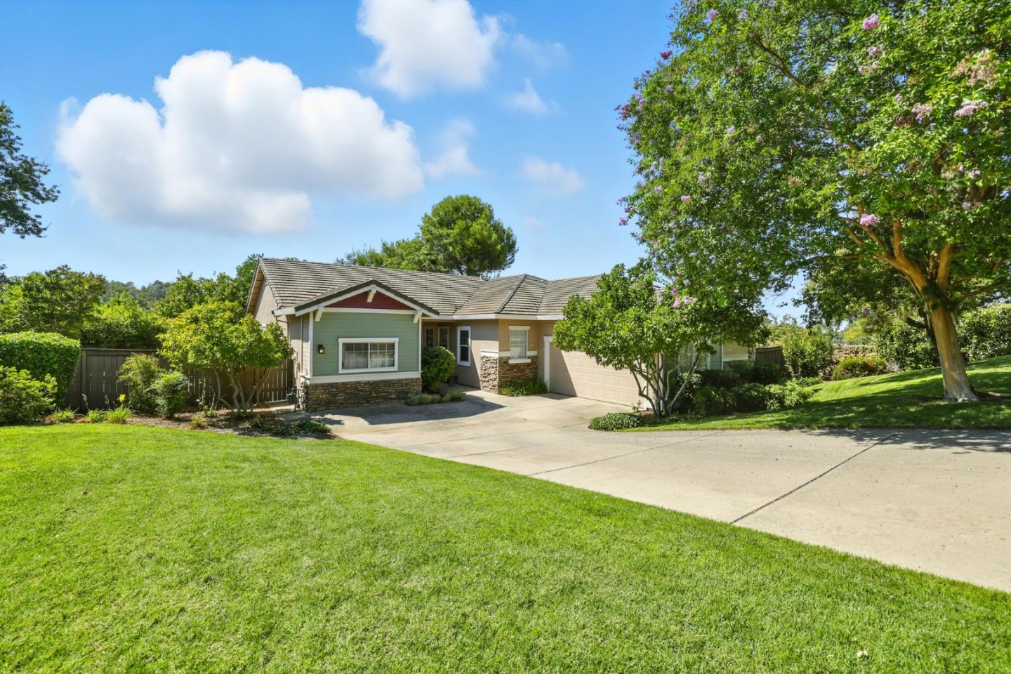 Detail Gallery Image 3 of 33 For 3100 Stonehurst Ct, El Dorado Hills,  CA 95762 - 3 Beds | 2/1 Baths