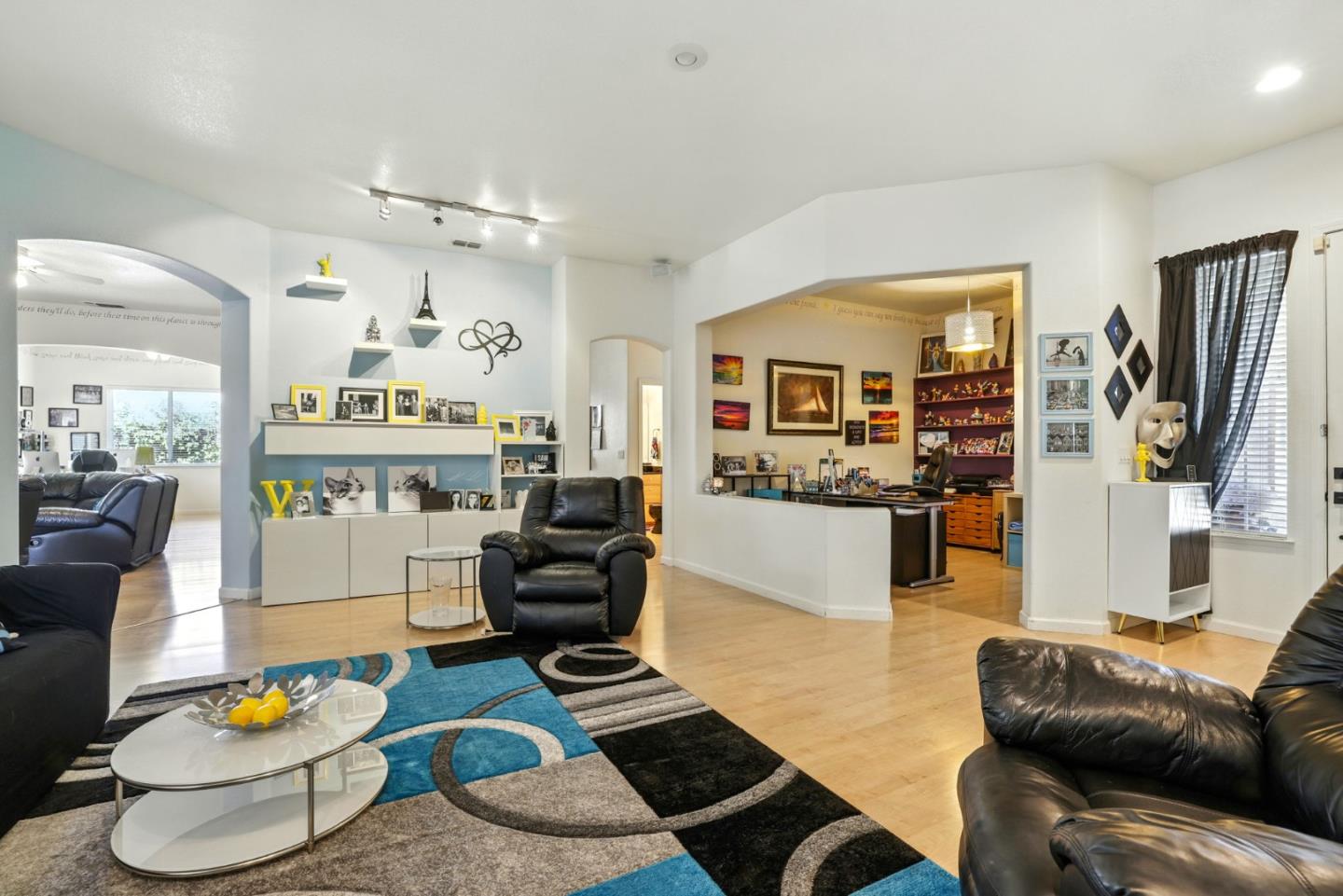 Detail Gallery Image 7 of 33 For 3100 Stonehurst Ct, El Dorado Hills,  CA 95762 - 3 Beds | 2/1 Baths