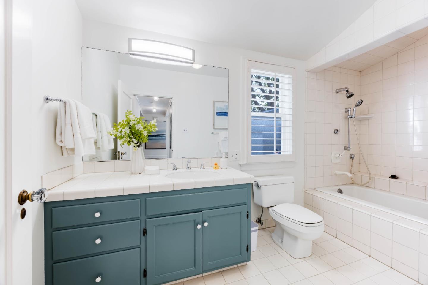 Detail Gallery Image 14 of 28 For 1641 Portola Ave, Palo Alto,  CA 94306 - 4 Beds | 3 Baths