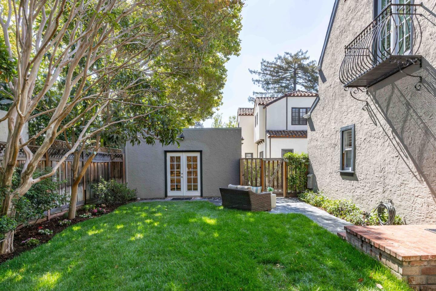 Detail Gallery Image 26 of 28 For 1641 Portola Ave, Palo Alto,  CA 94306 - 4 Beds | 3 Baths