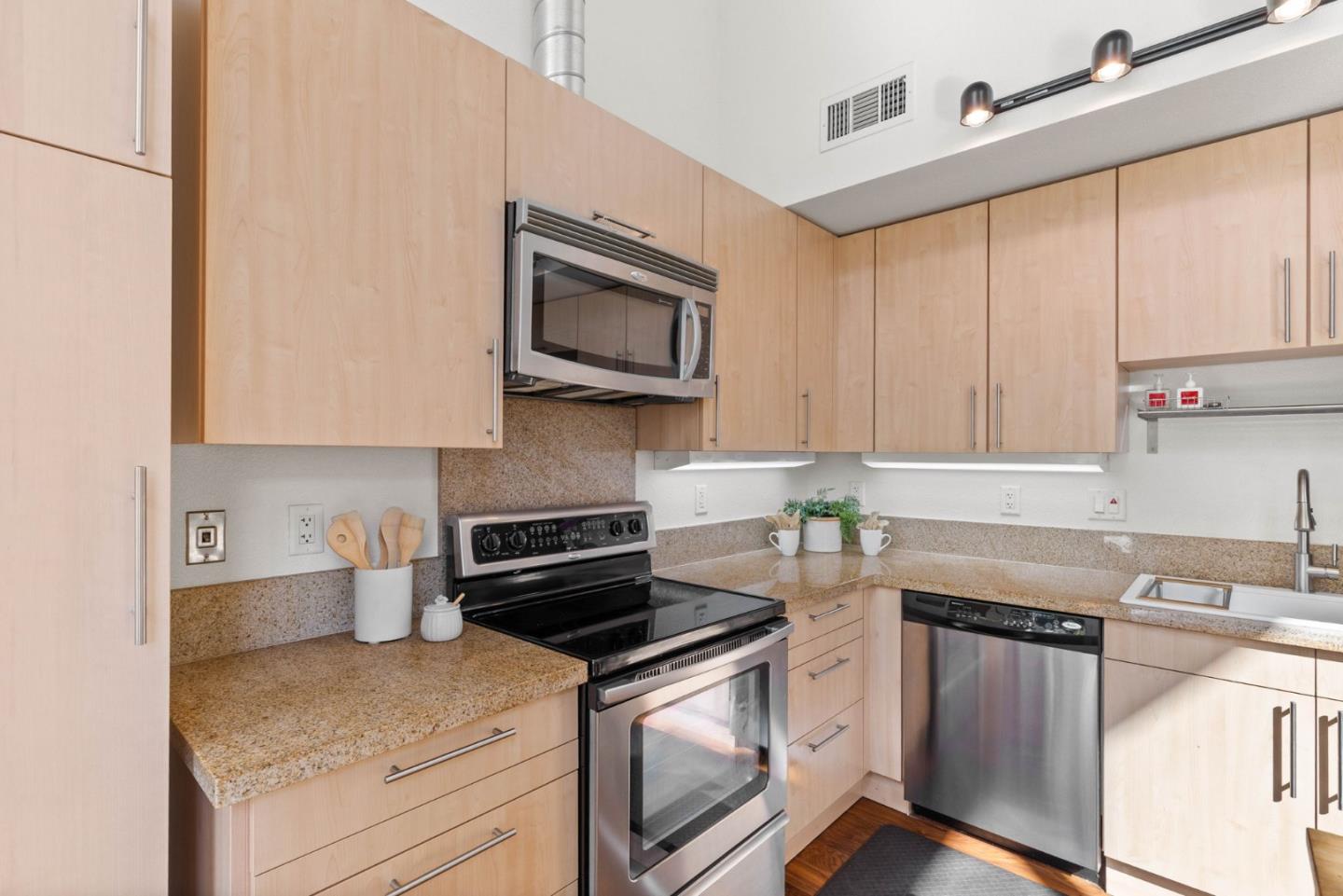 Detail Gallery Image 13 of 42 For 88 Bush St #2160,  San Jose,  CA 95126 - 2 Beds | 2 Baths