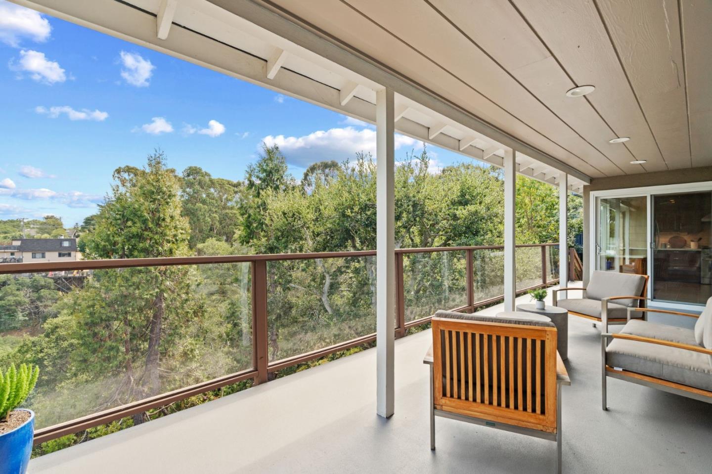 Detail Gallery Image 10 of 44 For 43 Aura Vis, Millbrae,  CA 94030 - 3 Beds | 4 Baths