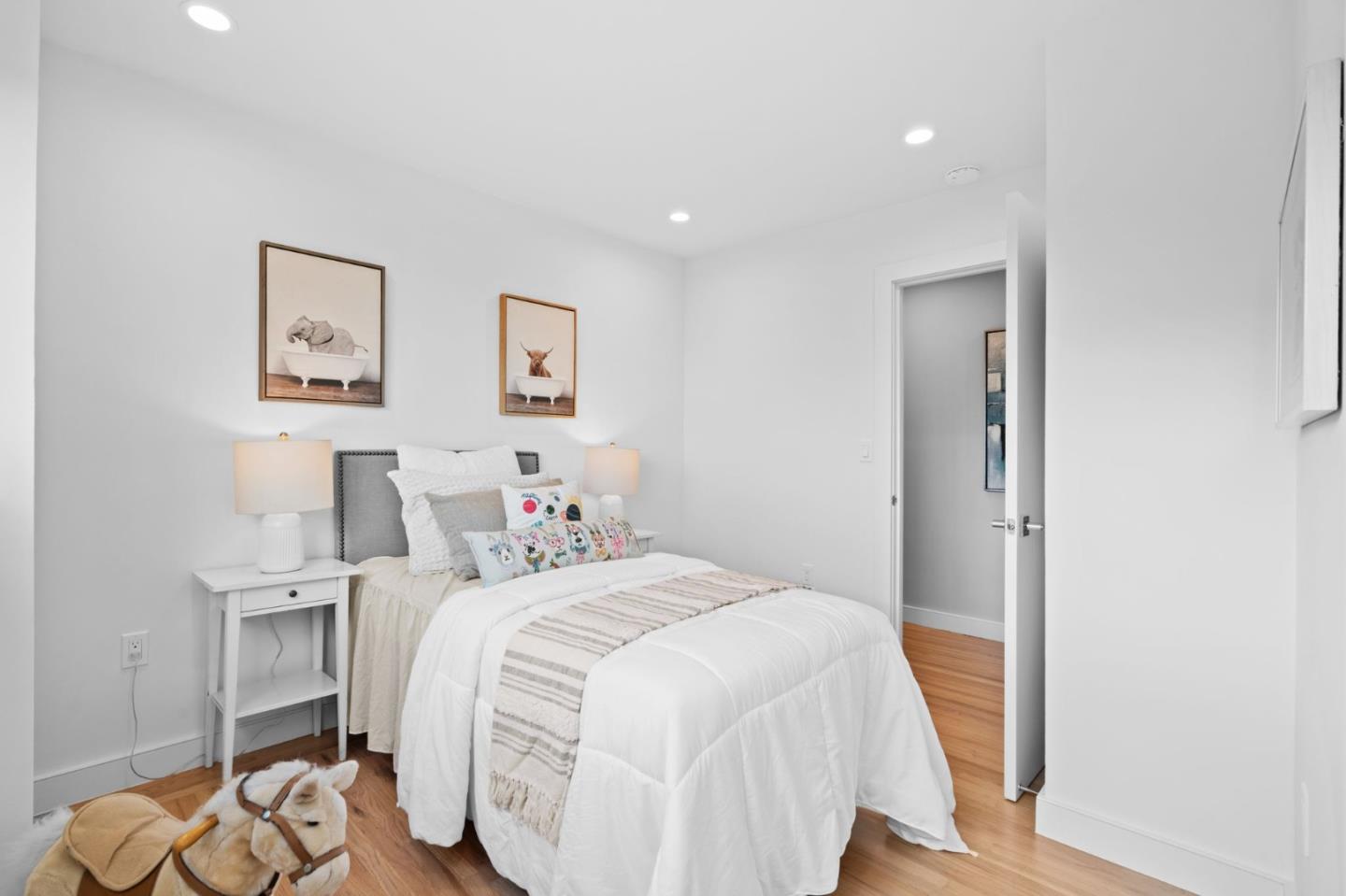 Detail Gallery Image 11 of 44 For 43 Aura Vis, Millbrae,  CA 94030 - 3 Beds | 4 Baths