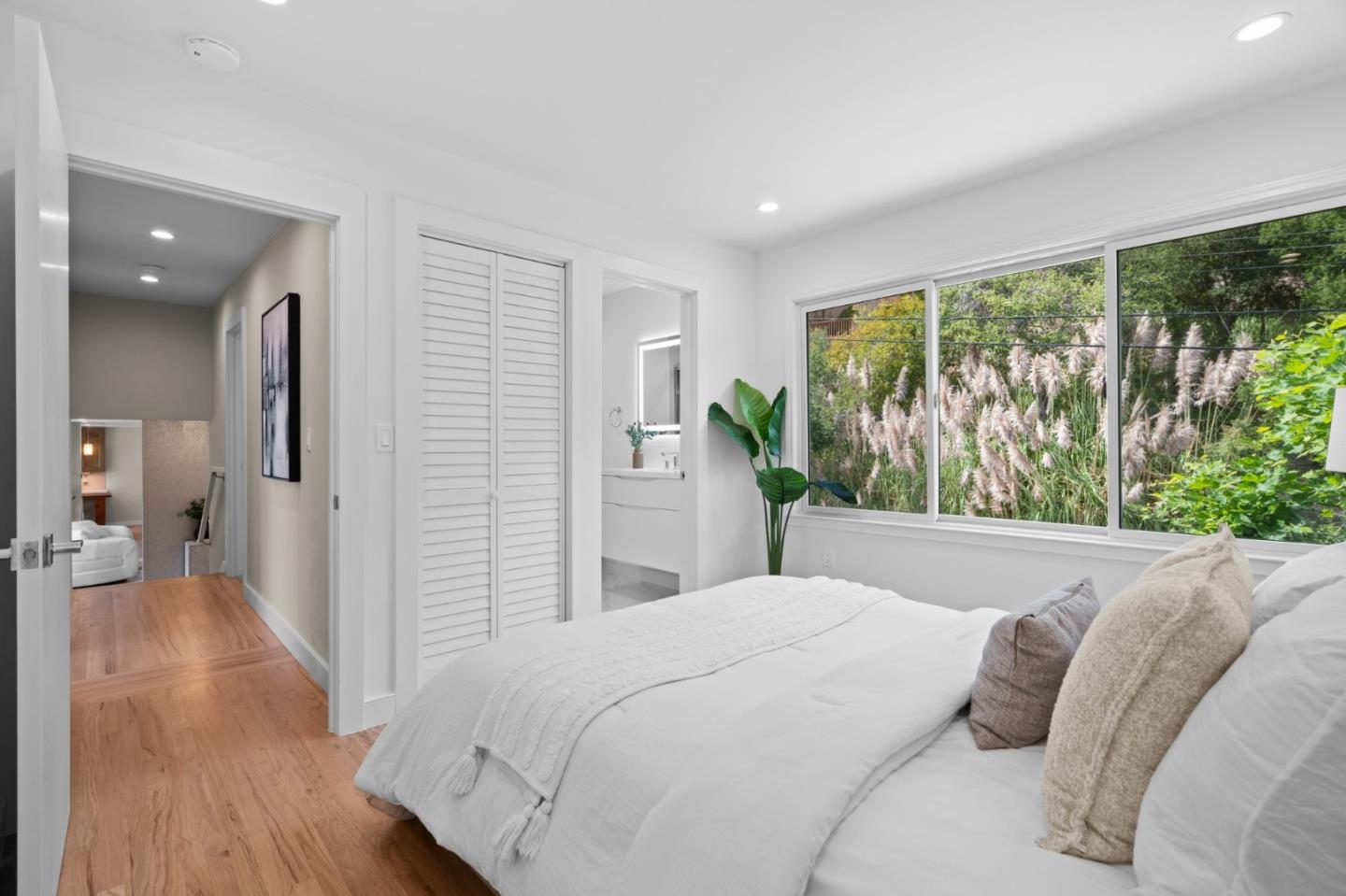 Detail Gallery Image 18 of 44 For 43 Aura Vis, Millbrae,  CA 94030 - 3 Beds | 4 Baths