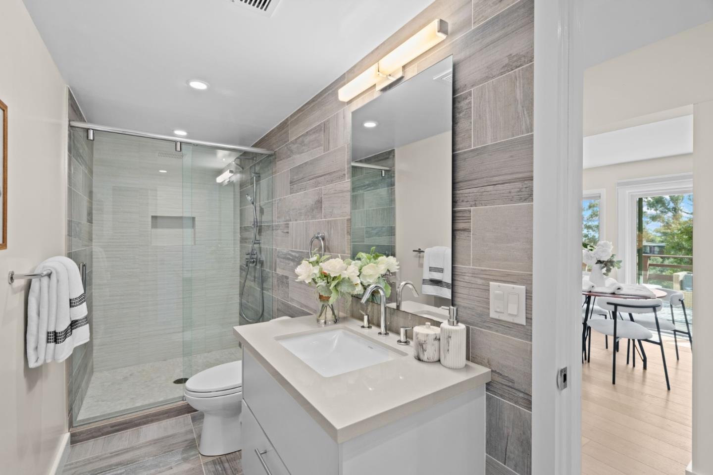 Detail Gallery Image 27 of 44 For 43 Aura Vis, Millbrae,  CA 94030 - 3 Beds | 4 Baths