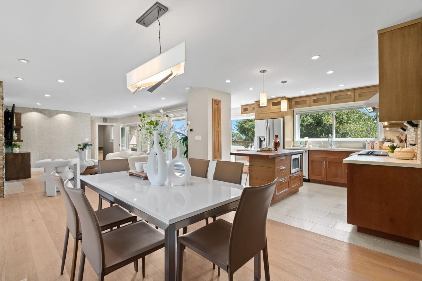 Detail Gallery Image 4 of 44 For 43 Aura Vis, Millbrae,  CA 94030 - 3 Beds | 4 Baths