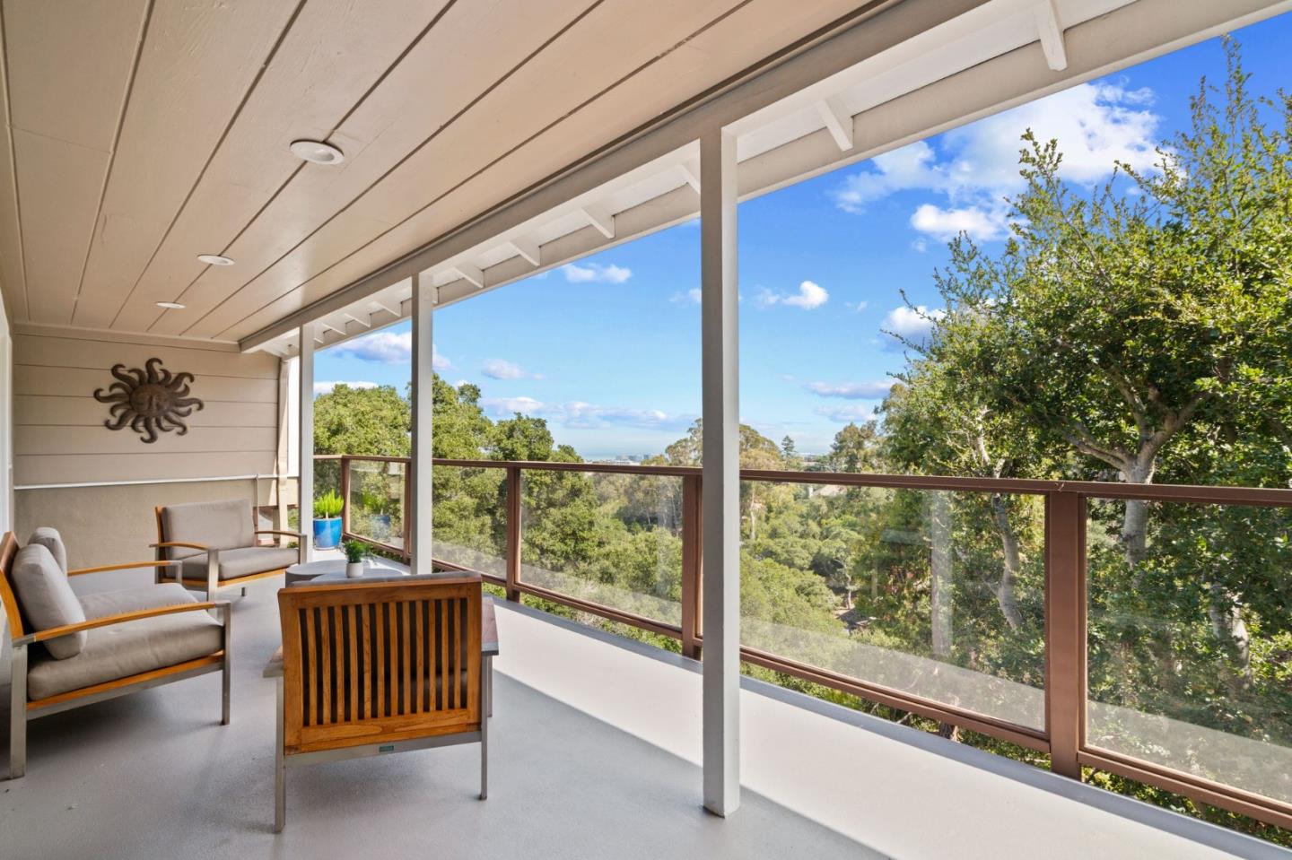 Detail Gallery Image 9 of 44 For 43 Aura Vis, Millbrae,  CA 94030 - 3 Beds | 4 Baths