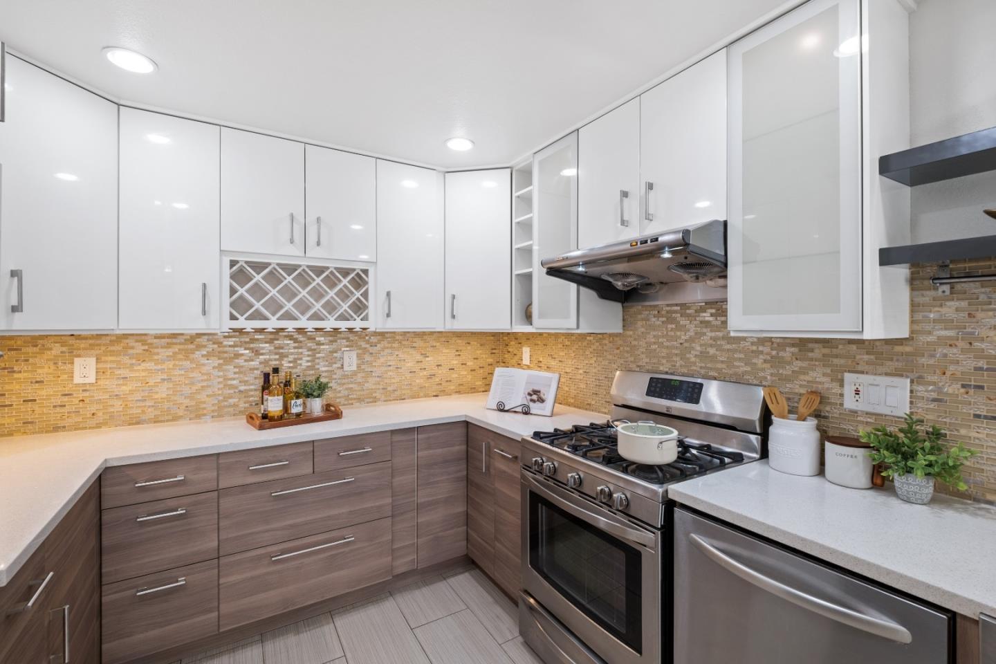Detail Gallery Image 24 of 62 For 1895 Sheri Ann Cir, San Jose,  CA 95131 - 3 Beds | 2/1 Baths