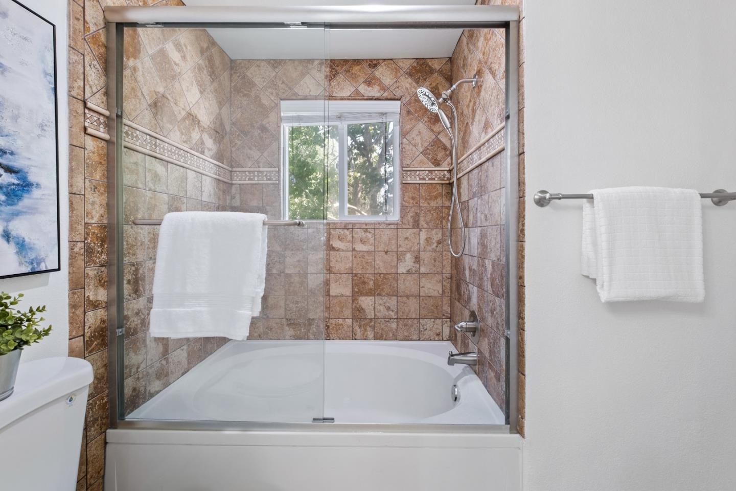 Detail Gallery Image 34 of 62 For 1895 Sheri Ann Cir, San Jose,  CA 95131 - 3 Beds | 2/1 Baths