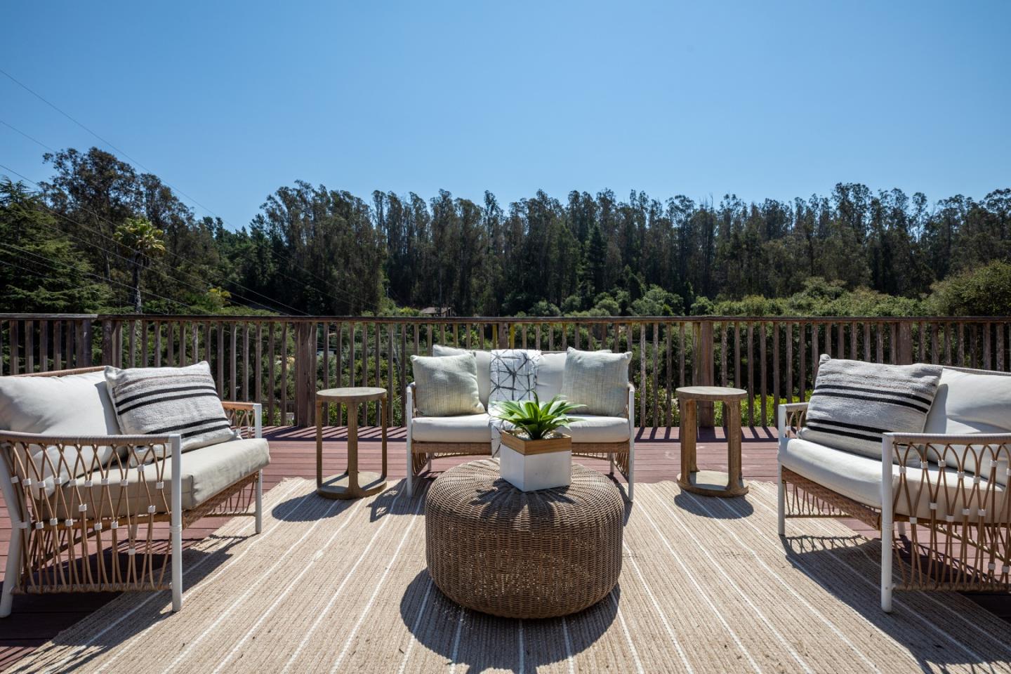 Detail Gallery Image 8 of 49 For 6932 Freedom Blvd, Aptos,  CA 95003 - 4 Beds | 3 Baths