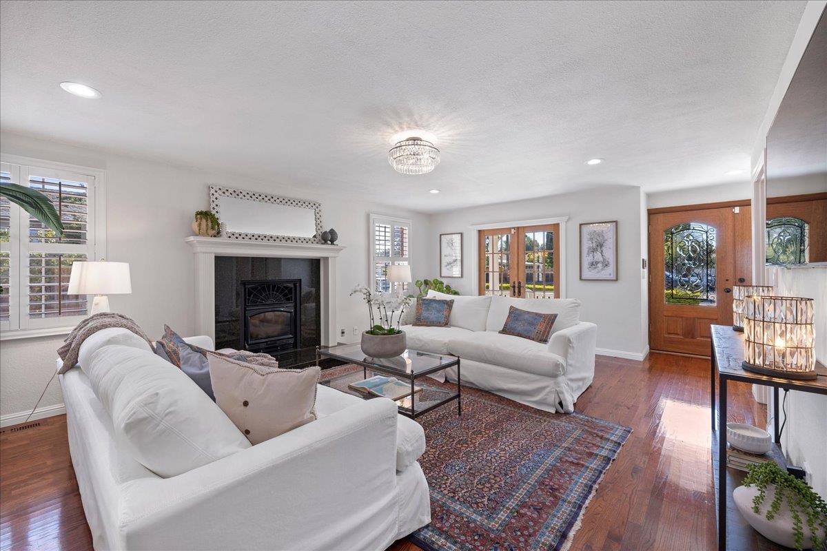 Detail Gallery Image 12 of 36 For 1860 Leigh Ave, San Jose,  CA 95125 - 4 Beds | 2/1 Baths