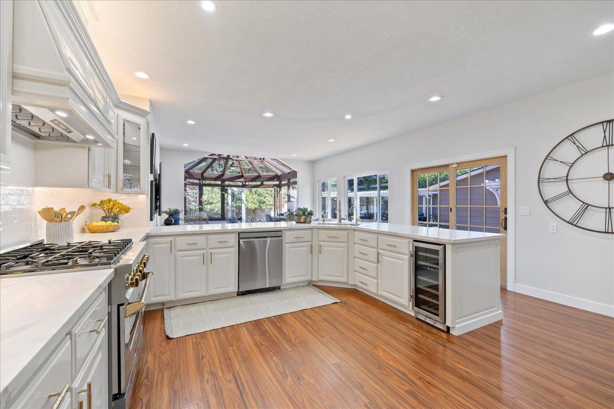 Detail Gallery Image 15 of 36 For 1860 Leigh Ave, San Jose,  CA 95125 - 4 Beds | 2/1 Baths