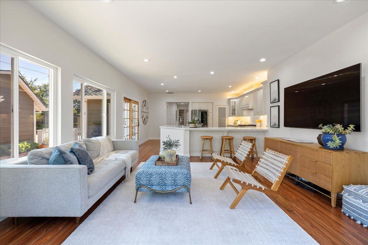 Detail Gallery Image 18 of 36 For 1860 Leigh Ave, San Jose,  CA 95125 - 4 Beds | 2/1 Baths