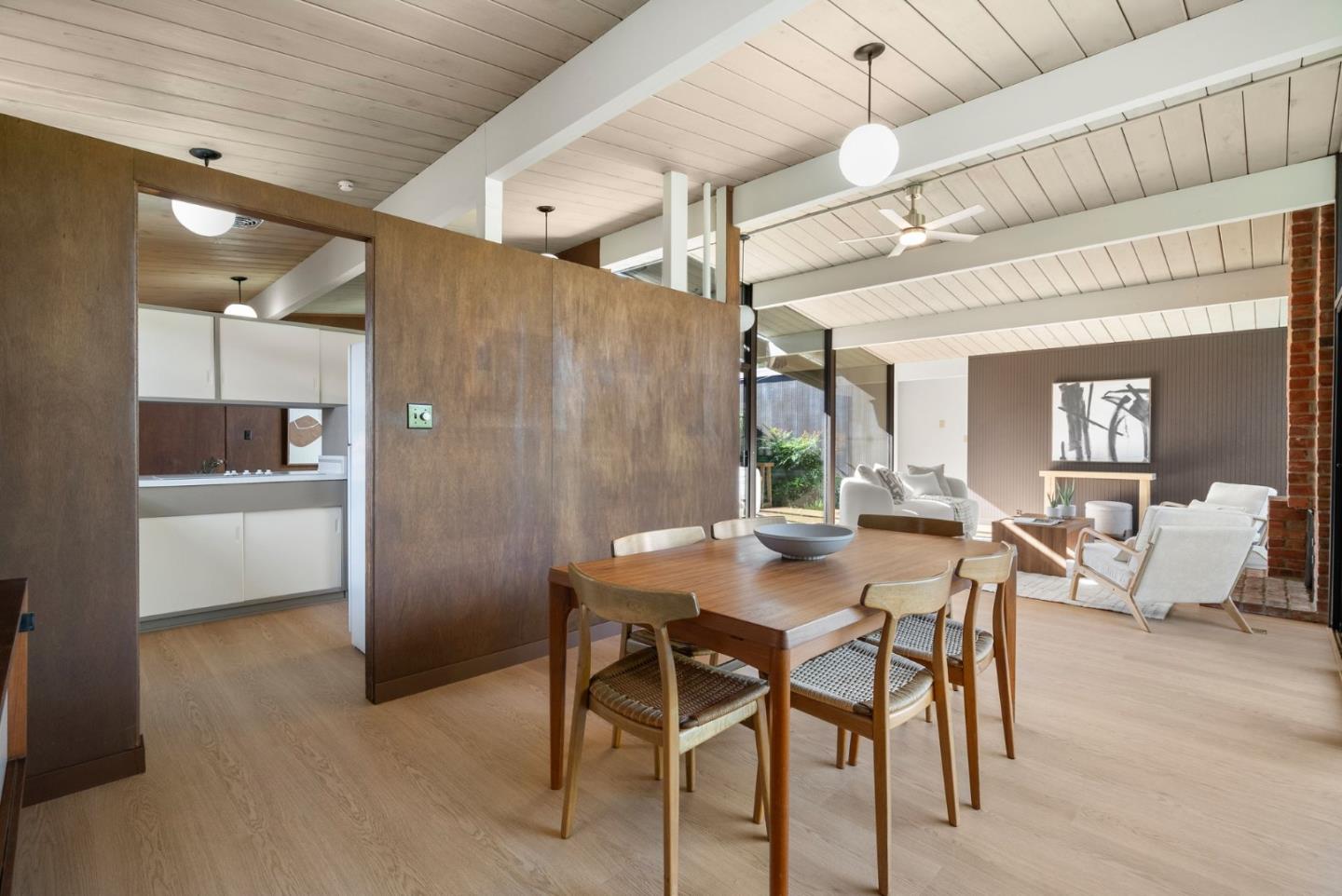 Detail Gallery Image 11 of 39 For 1464 Kingfisher Way, Sunnyvale,  CA 94087 - 4 Beds | 2 Baths