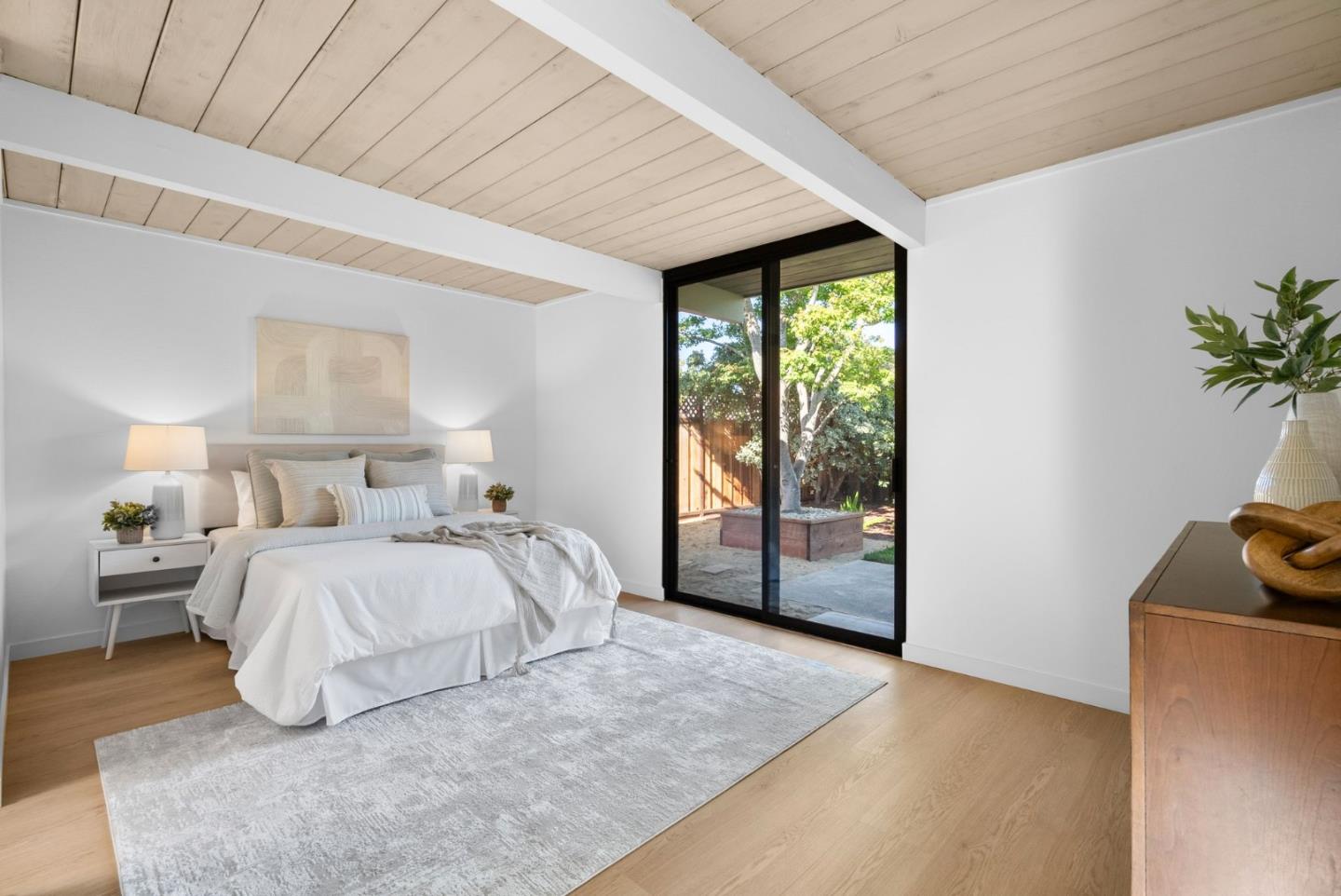 Detail Gallery Image 20 of 39 For 1464 Kingfisher Way, Sunnyvale,  CA 94087 - 4 Beds | 2 Baths