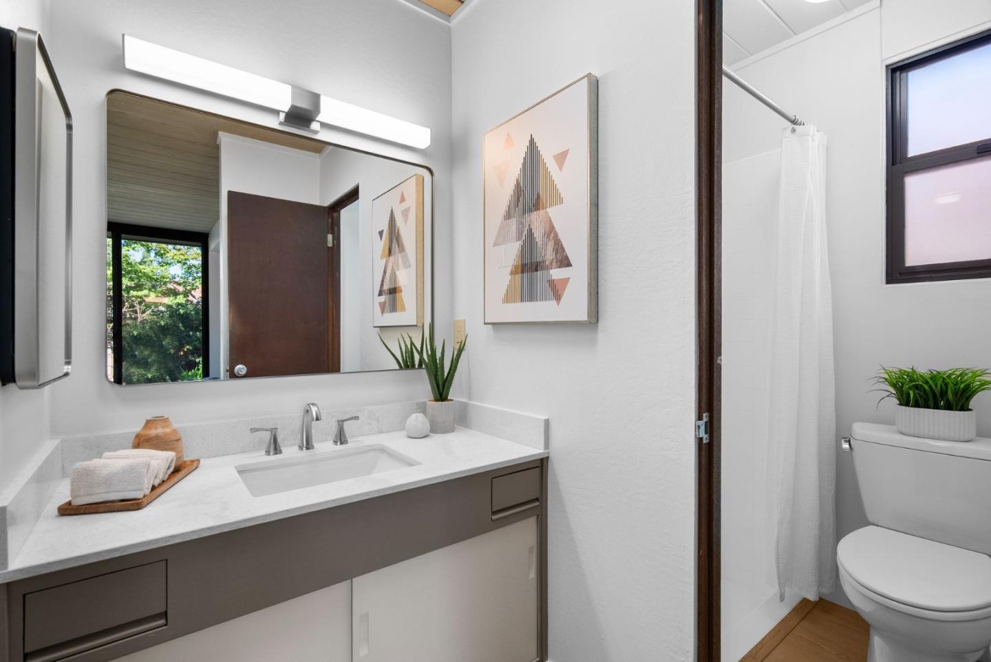 Detail Gallery Image 23 of 39 For 1464 Kingfisher Way, Sunnyvale,  CA 94087 - 4 Beds | 2 Baths