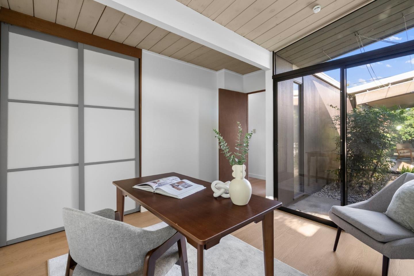 Detail Gallery Image 27 of 39 For 1464 Kingfisher Way, Sunnyvale,  CA 94087 - 4 Beds | 2 Baths
