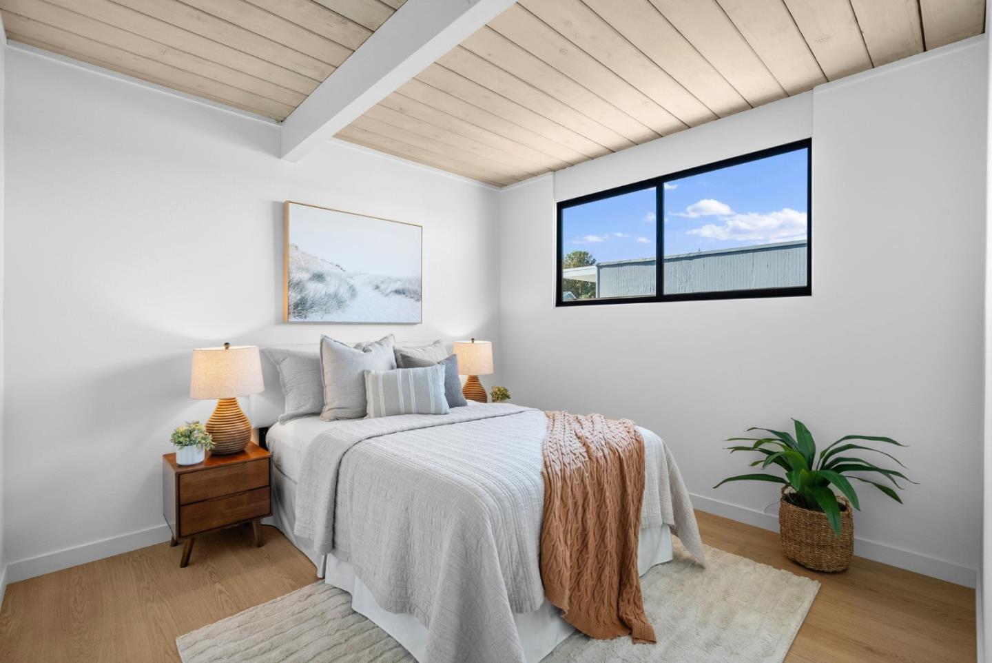 Detail Gallery Image 30 of 39 For 1464 Kingfisher Way, Sunnyvale,  CA 94087 - 4 Beds | 2 Baths