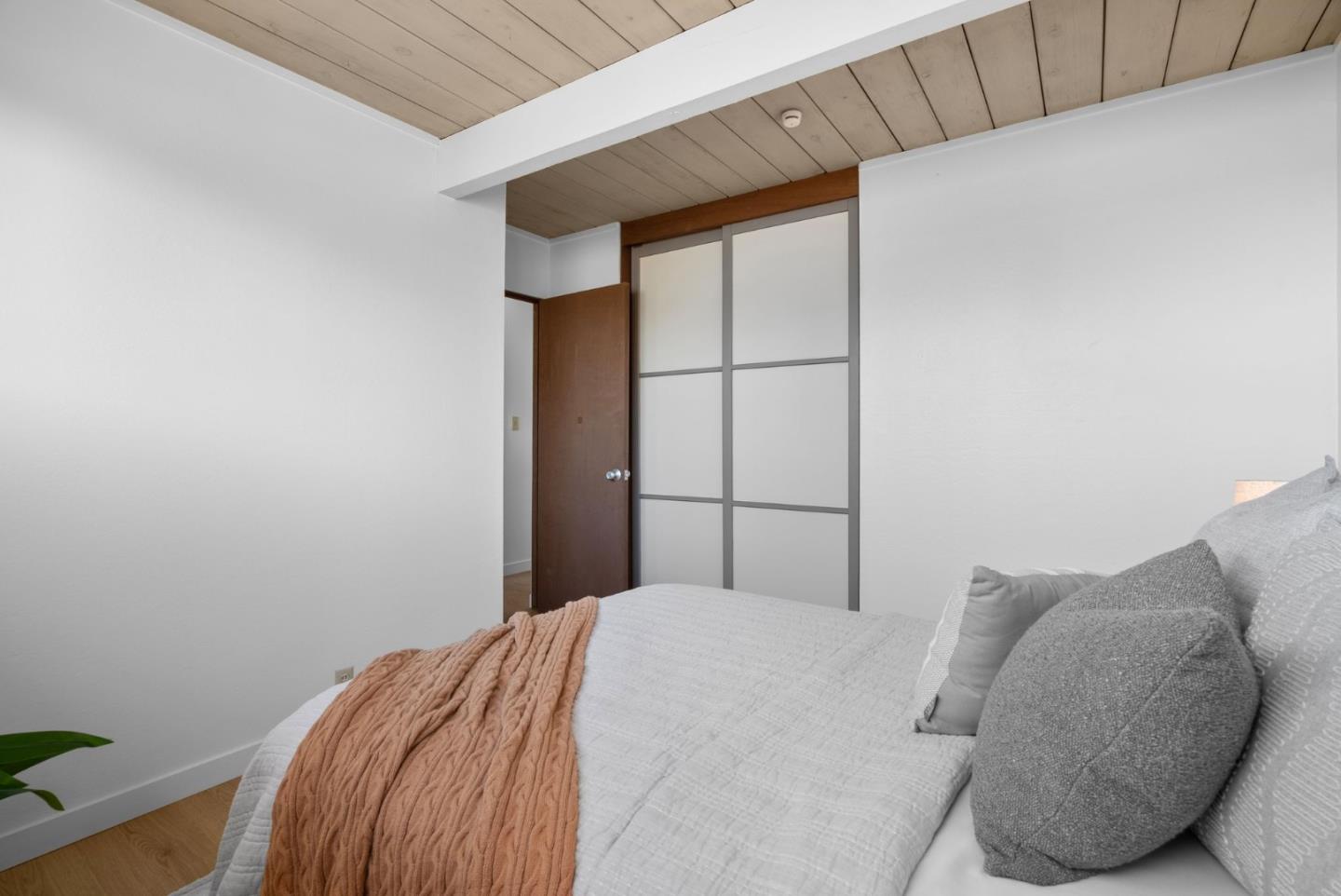 Detail Gallery Image 31 of 39 For 1464 Kingfisher Way, Sunnyvale,  CA 94087 - 4 Beds | 2 Baths