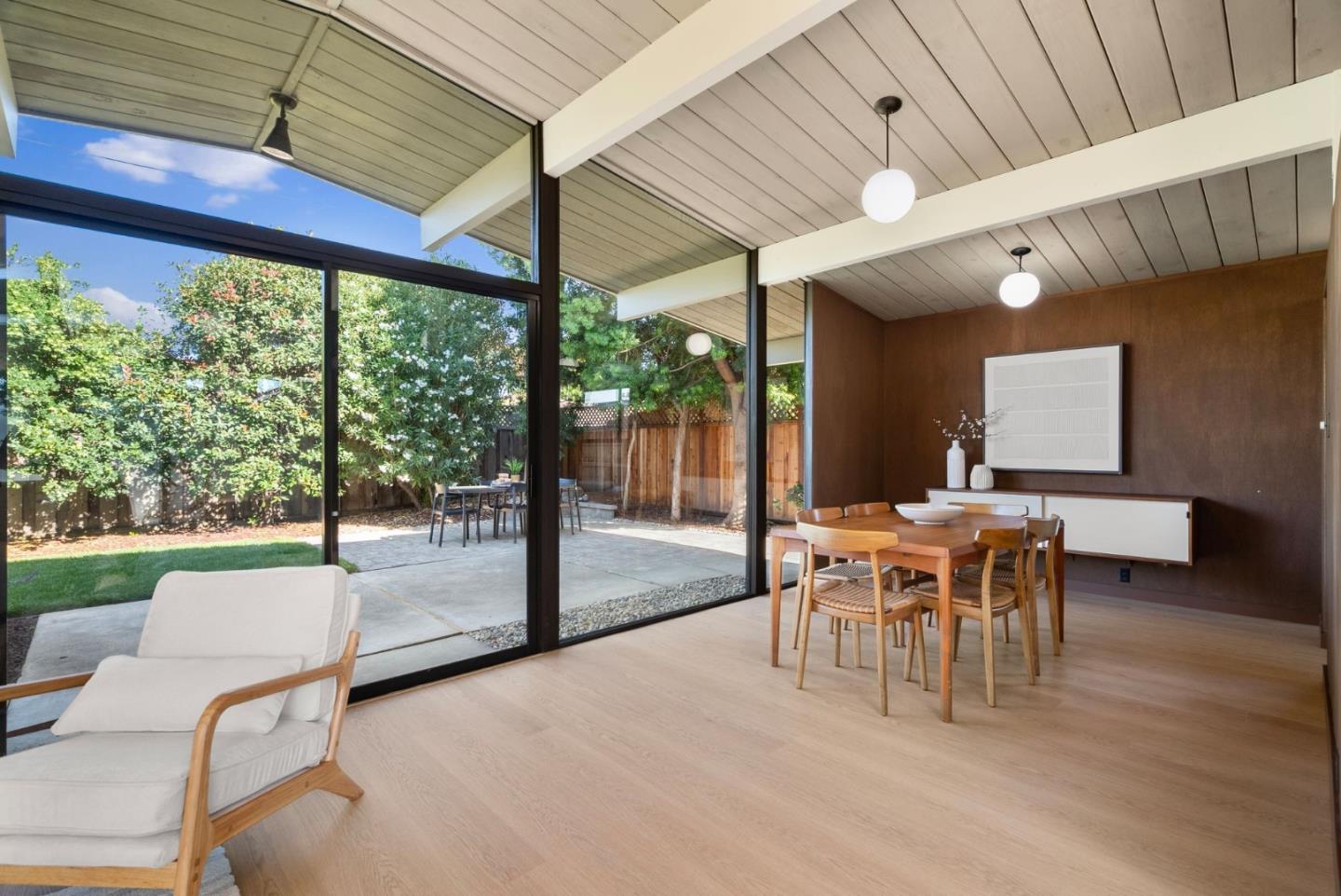 Detail Gallery Image 9 of 39 For 1464 Kingfisher Way, Sunnyvale,  CA 94087 - 4 Beds | 2 Baths