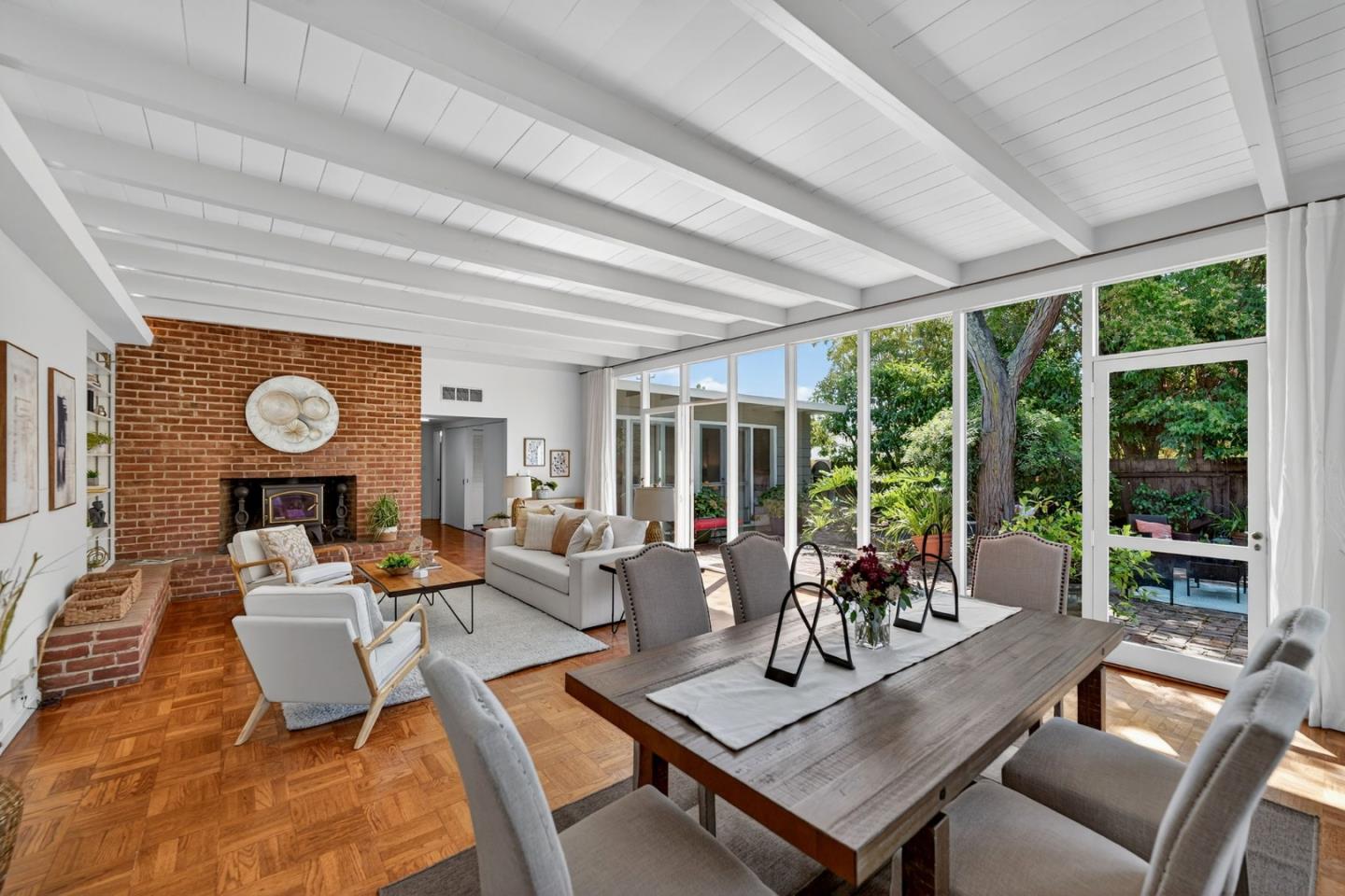 Detail Gallery Image 10 of 43 For 832 Holly Rd, Belmont,  CA 94002 - 3 Beds | 2 Baths