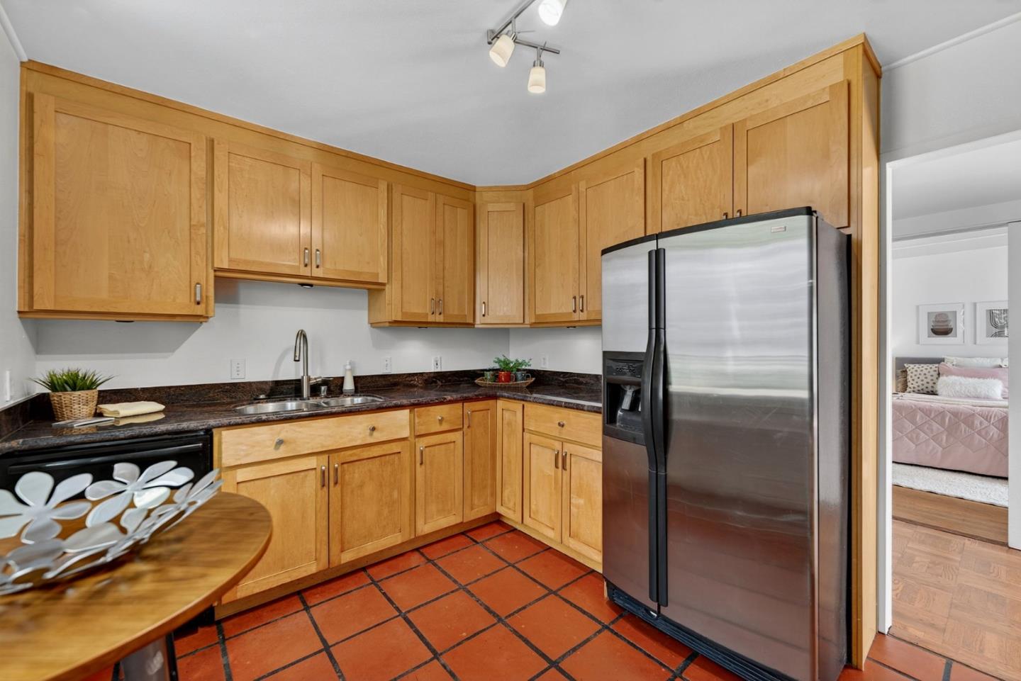 Detail Gallery Image 13 of 43 For 832 Holly Rd, Belmont,  CA 94002 - 3 Beds | 2 Baths