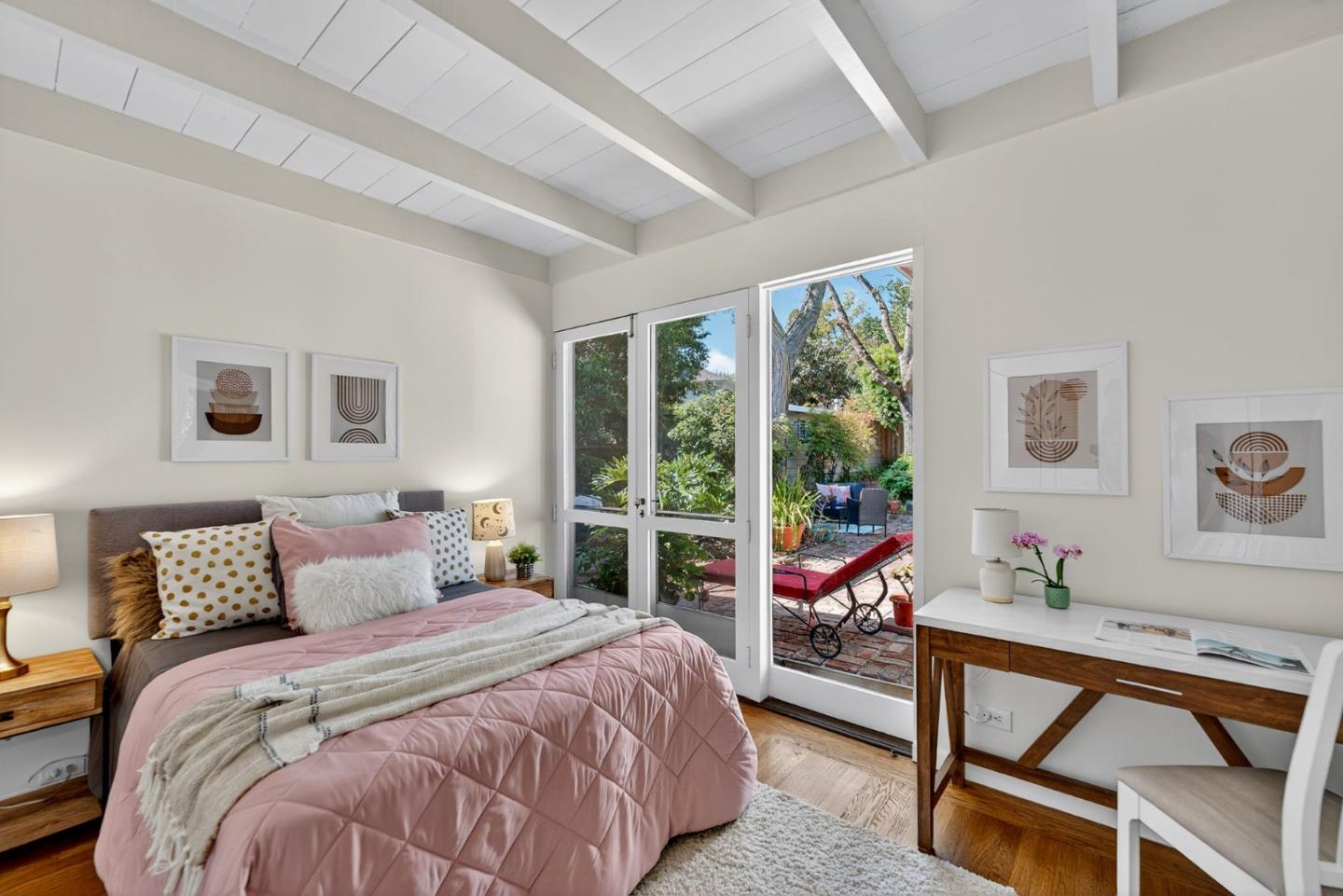Detail Gallery Image 18 of 43 For 832 Holly Rd, Belmont,  CA 94002 - 3 Beds | 2 Baths