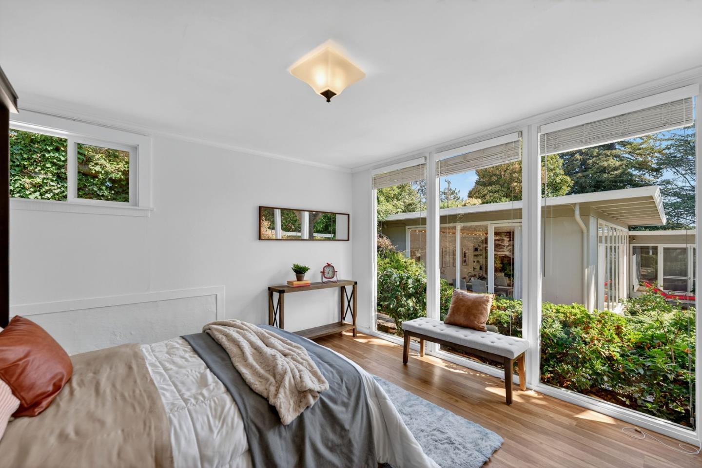 Detail Gallery Image 20 of 43 For 832 Holly Rd, Belmont,  CA 94002 - 3 Beds | 2 Baths