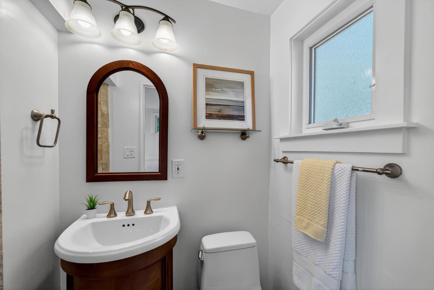 Detail Gallery Image 21 of 43 For 832 Holly Rd, Belmont,  CA 94002 - 3 Beds | 2 Baths