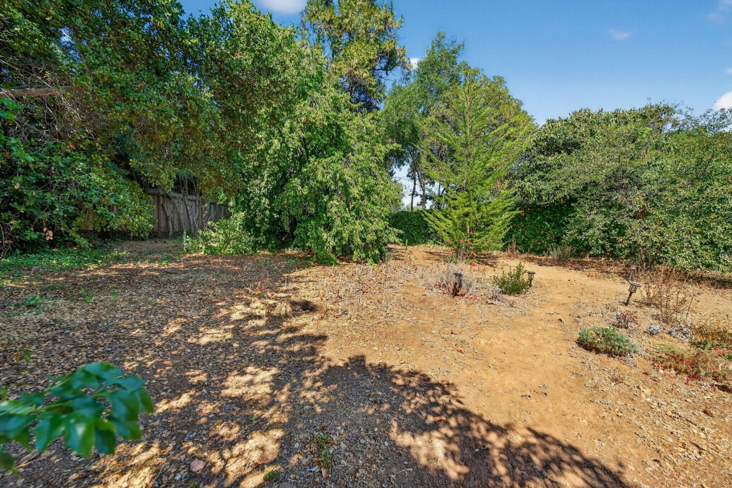 Detail Gallery Image 28 of 43 For 832 Holly Rd, Belmont,  CA 94002 - 3 Beds | 2 Baths